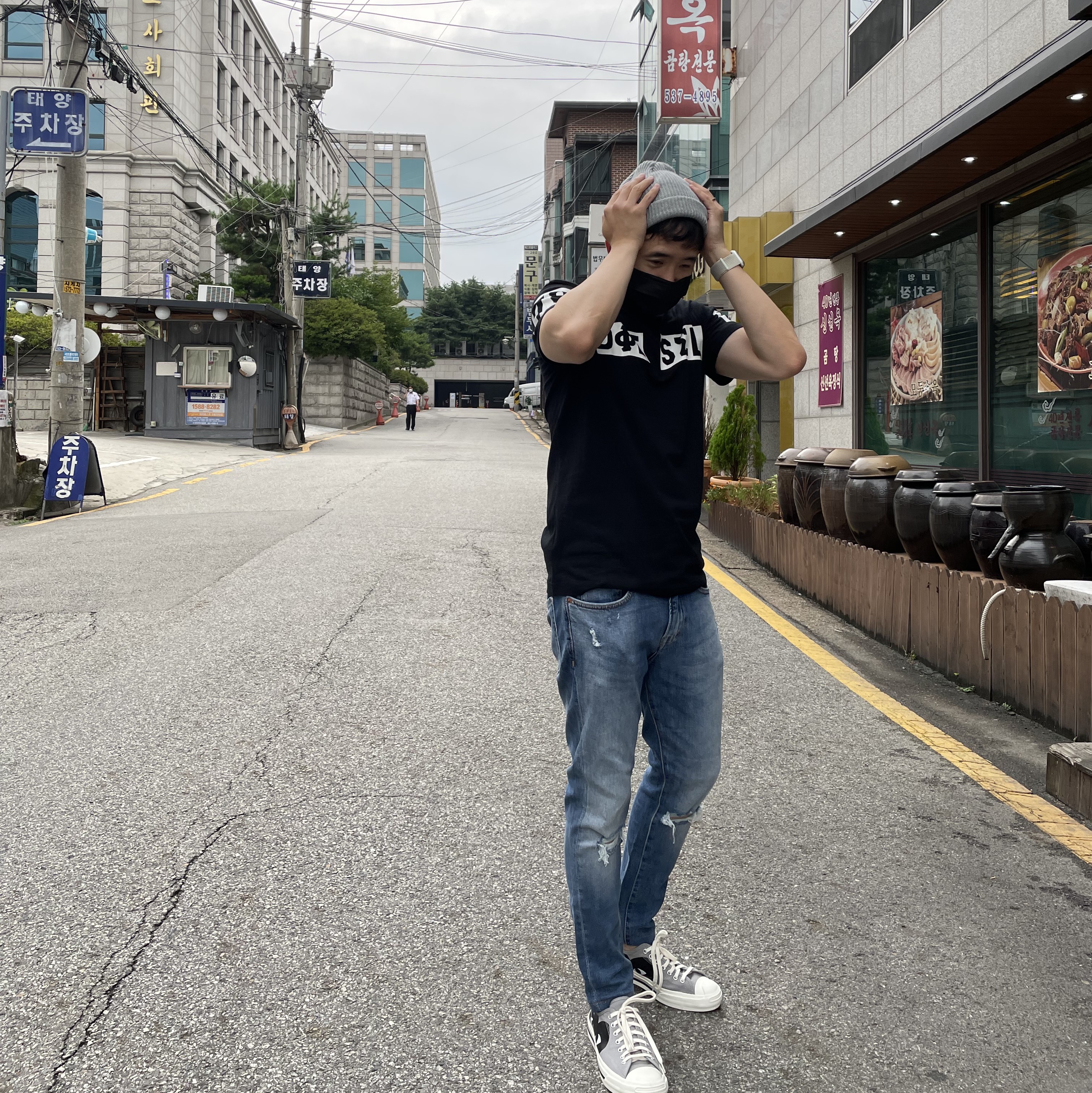 Converse x Play Comme des Garcons Chuck 70 Ox Steel Gray 착용 스타일 - 4