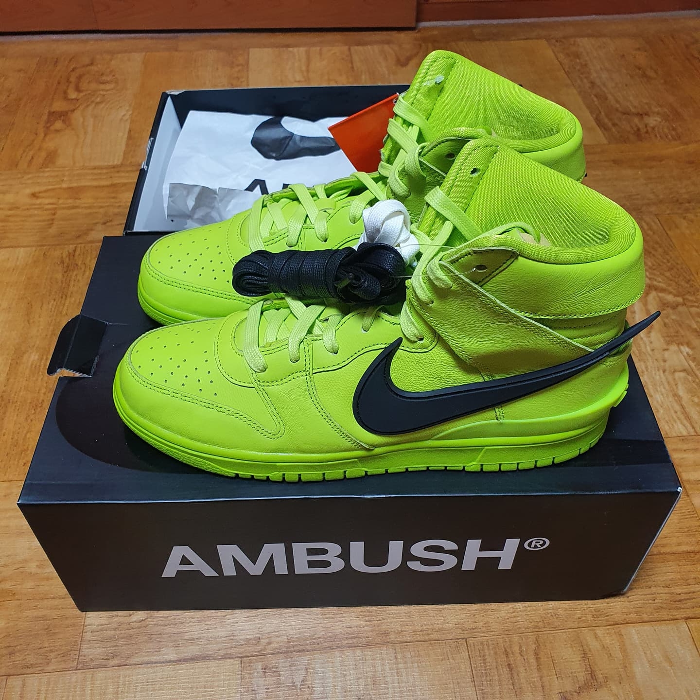 Nike x Ambush Dunk High Flash Lime 착용 스타일 - 1