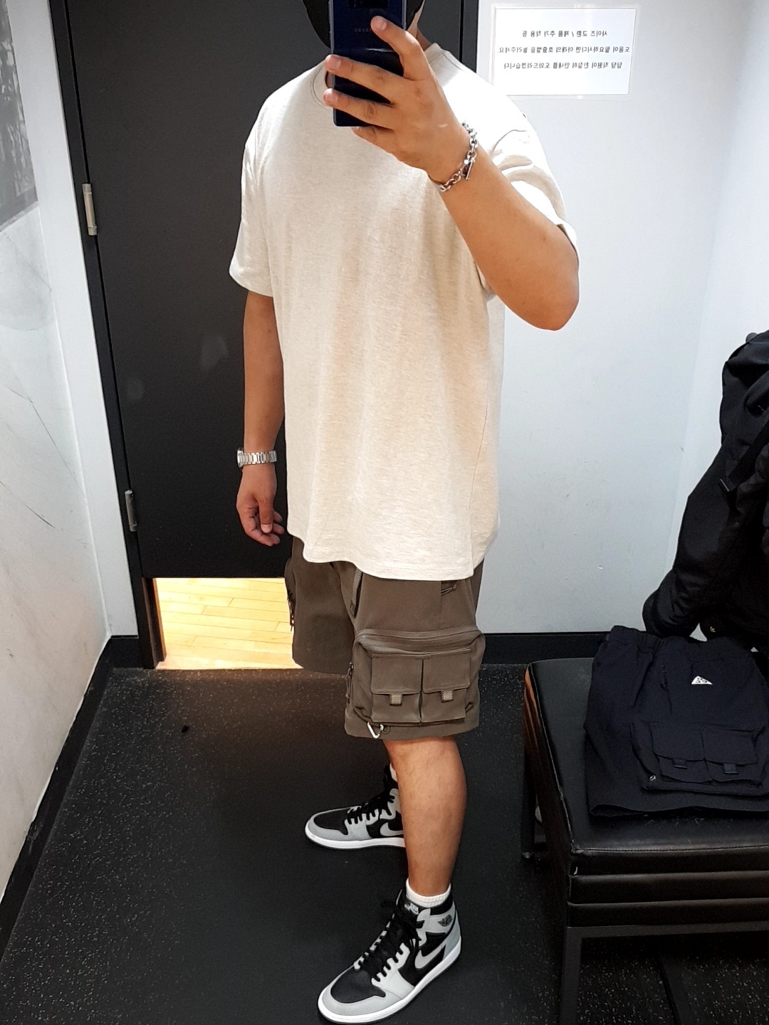 Jordan 1 Retro High OG Shadow 2.0, Essentials 3D Silicon Applique Boxy T-Shirt White - 20SS 착용 스타일 - 1