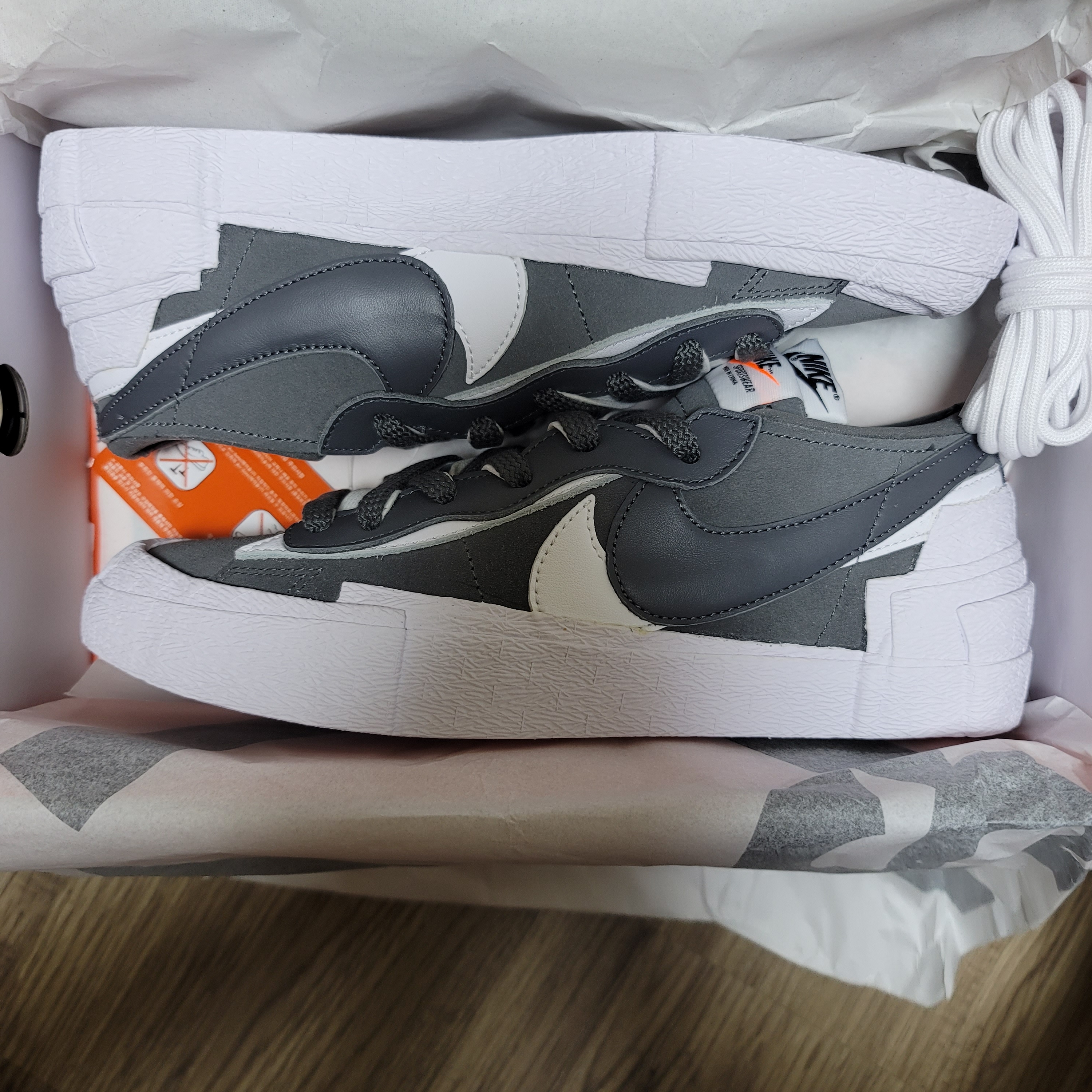Nike x Sacai Blazer Low Iron Grey 착용 스타일 - 1