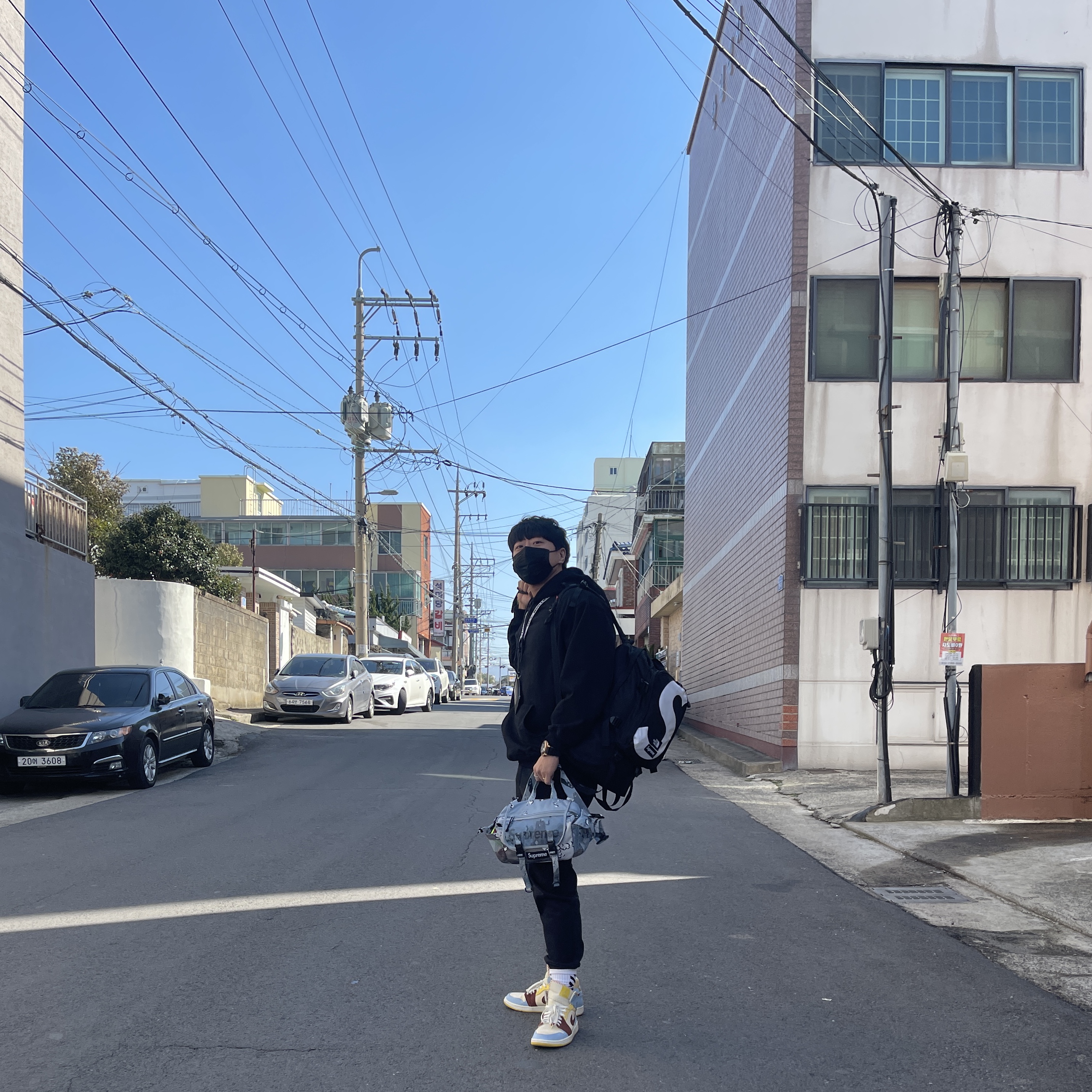 Jordan 1 x Maison Chateau Rouge Mid SE Fearless, Supreme x The North Face S Logo Expedition Backpack Black - 20FW 착용 스타일