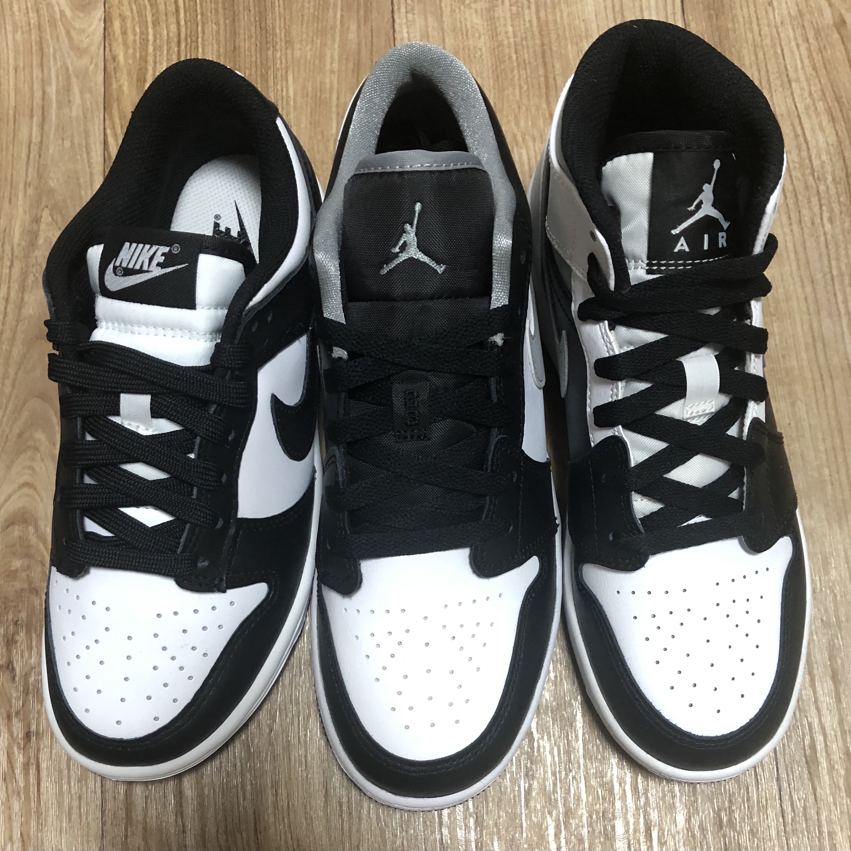 (W) Nike Dunk Low Black, (GS) Jordan 1 Low Black Particle Grey 착용 스타일 - 1