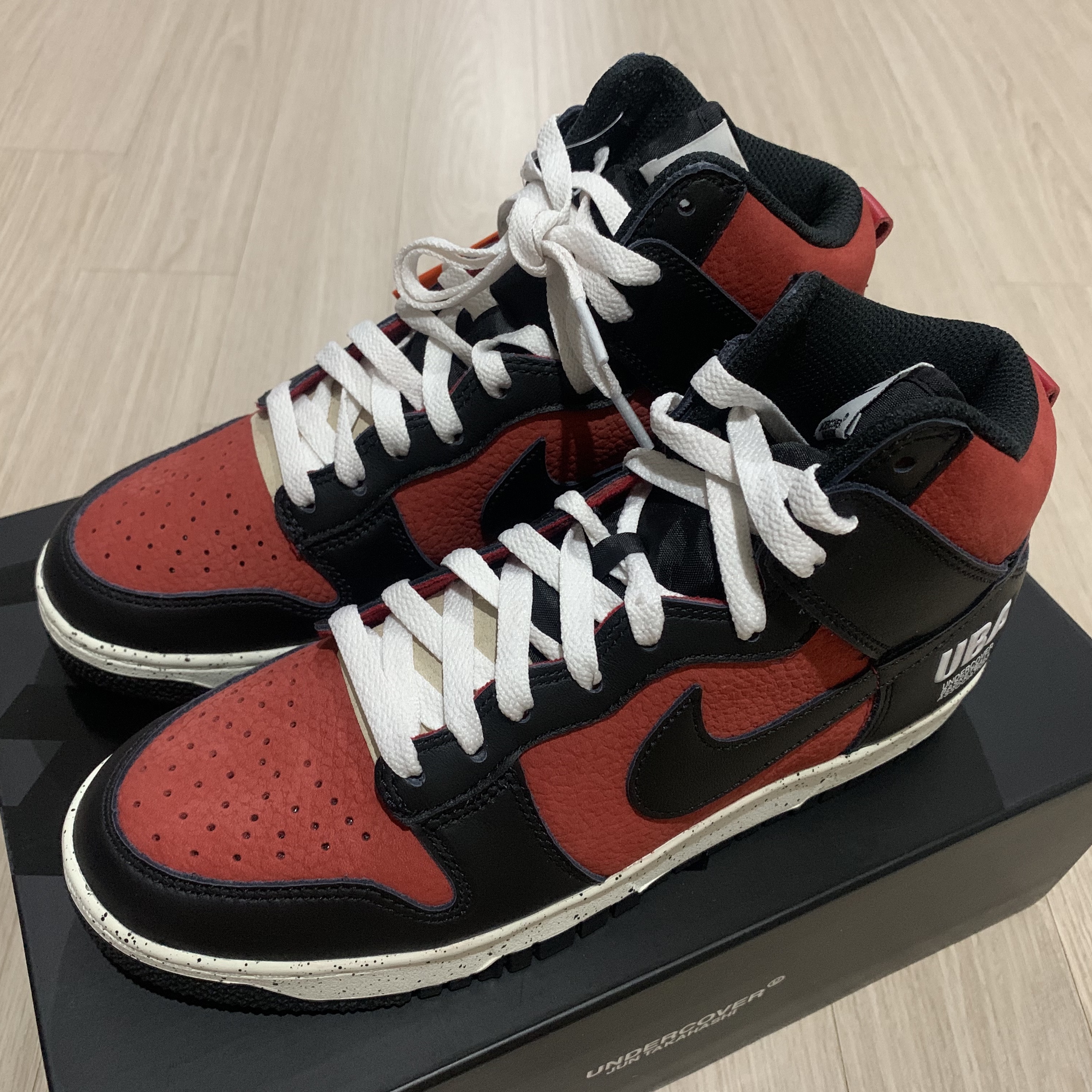 Nike x Undercover Dunk High 1985 Gym Red 착용 스타일 - 1