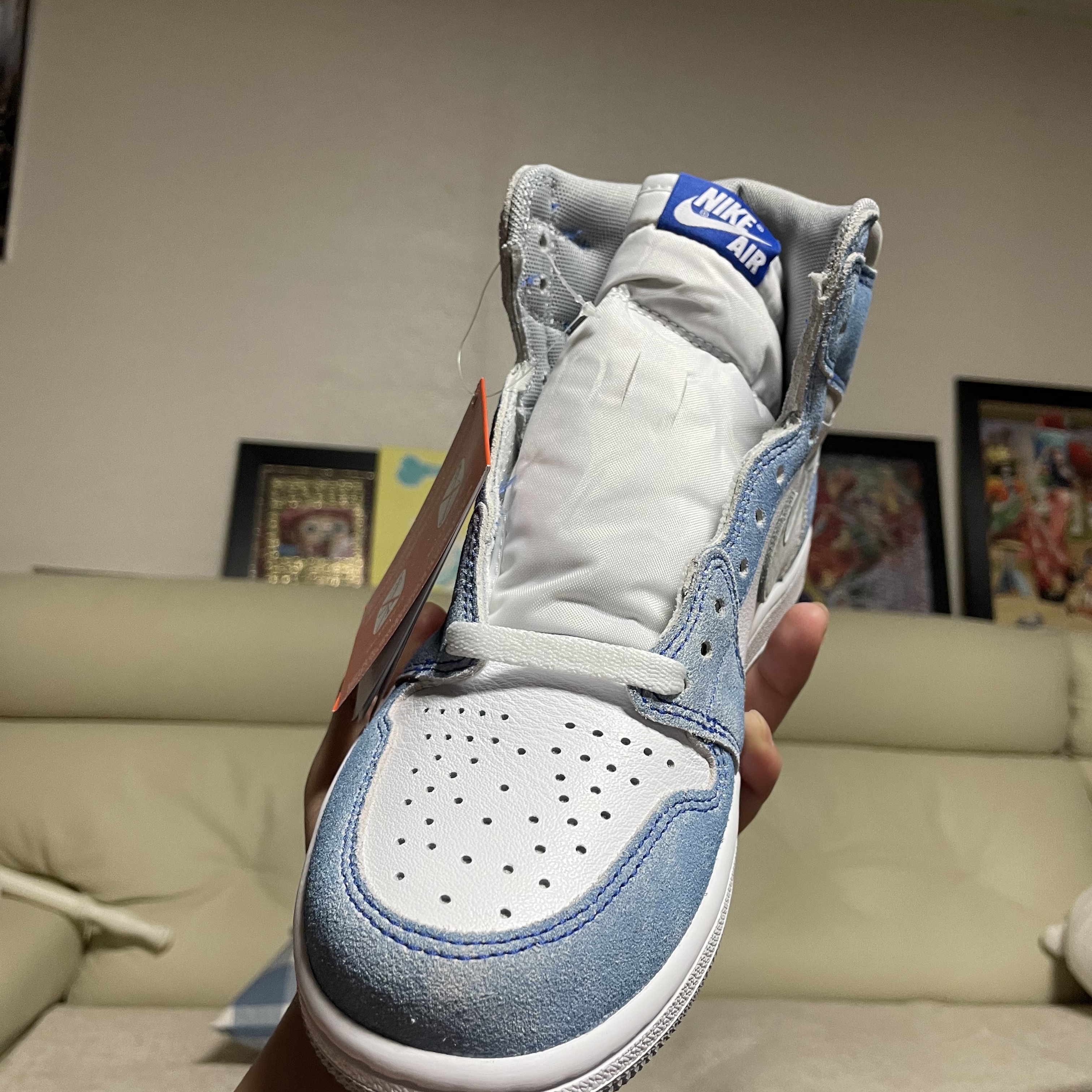 Jordan 1 Retro High OG Hyper Royal 착용 스타일 - 3