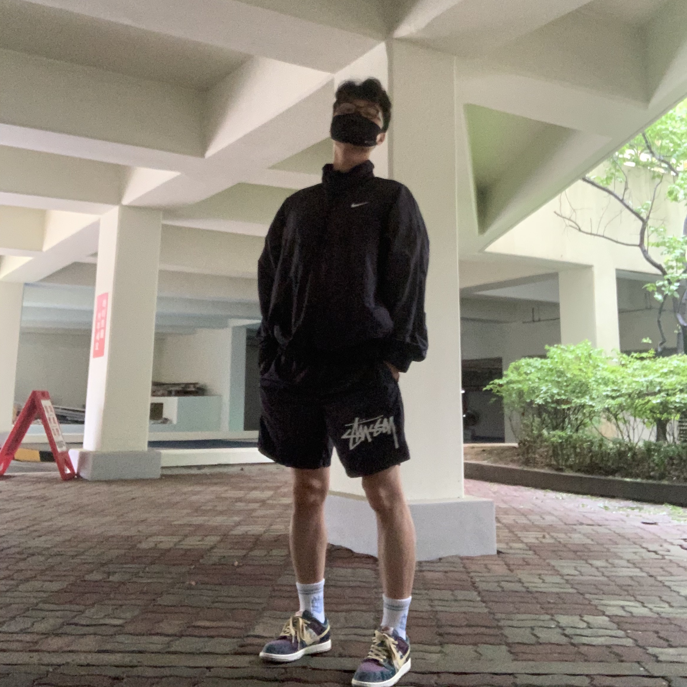 Nike Dunk Low SP Community Garden, Nike x Stussy Windrunner Jacket Off Noir 착용 스타일