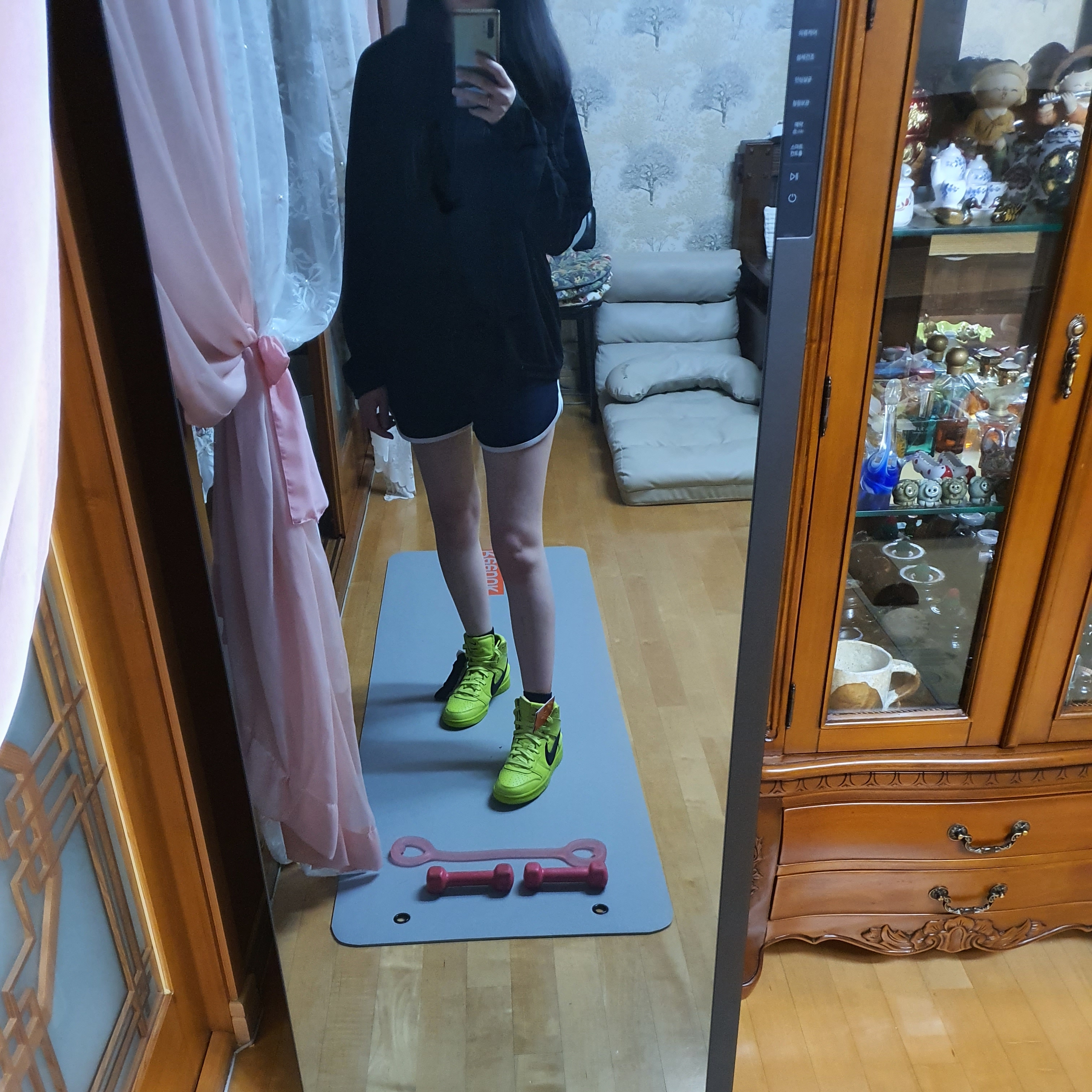 Nike x Ambush Dunk High Flash Lime 착용 스타일 - 2