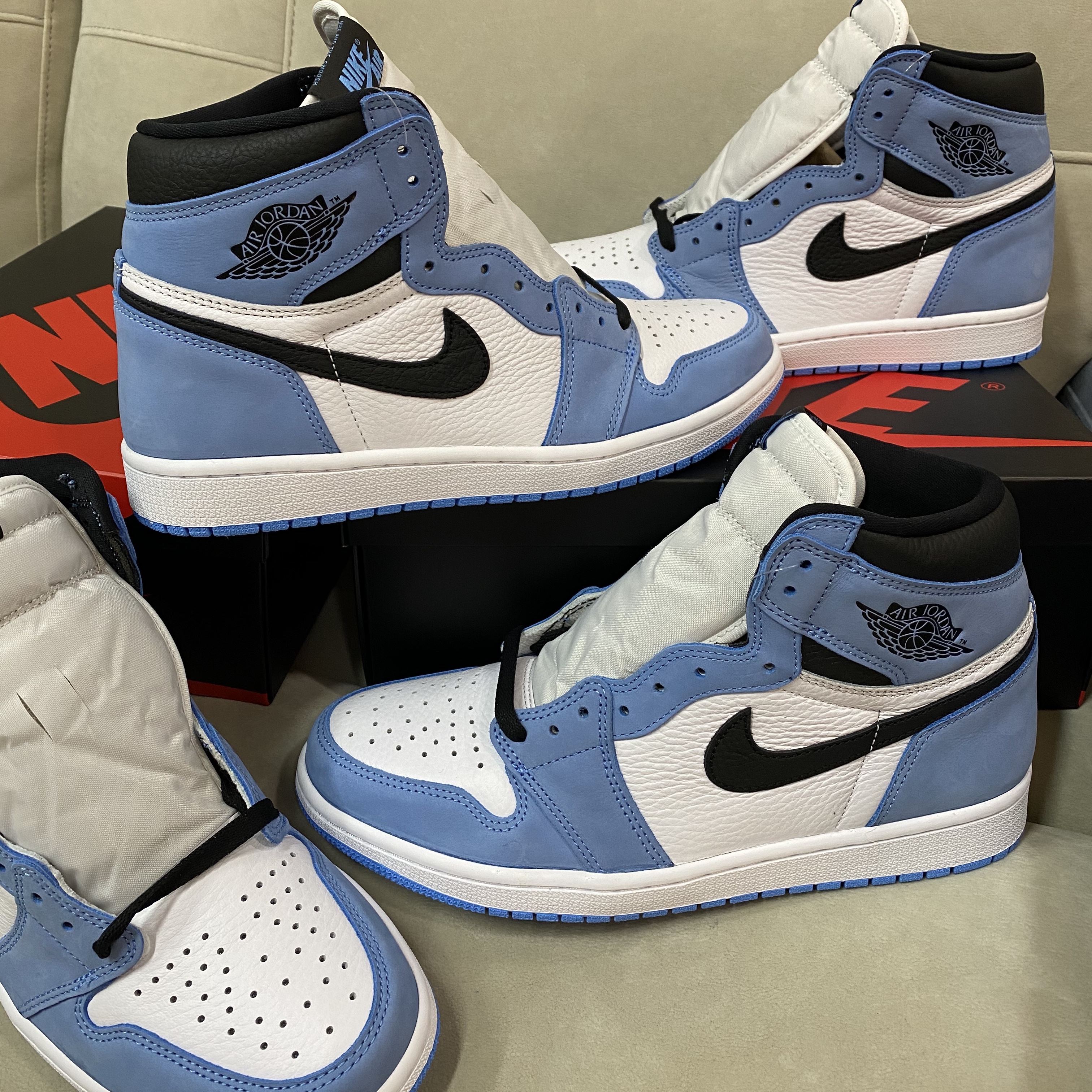 Jordan 1 Retro High OG University Blue 착용 스타일