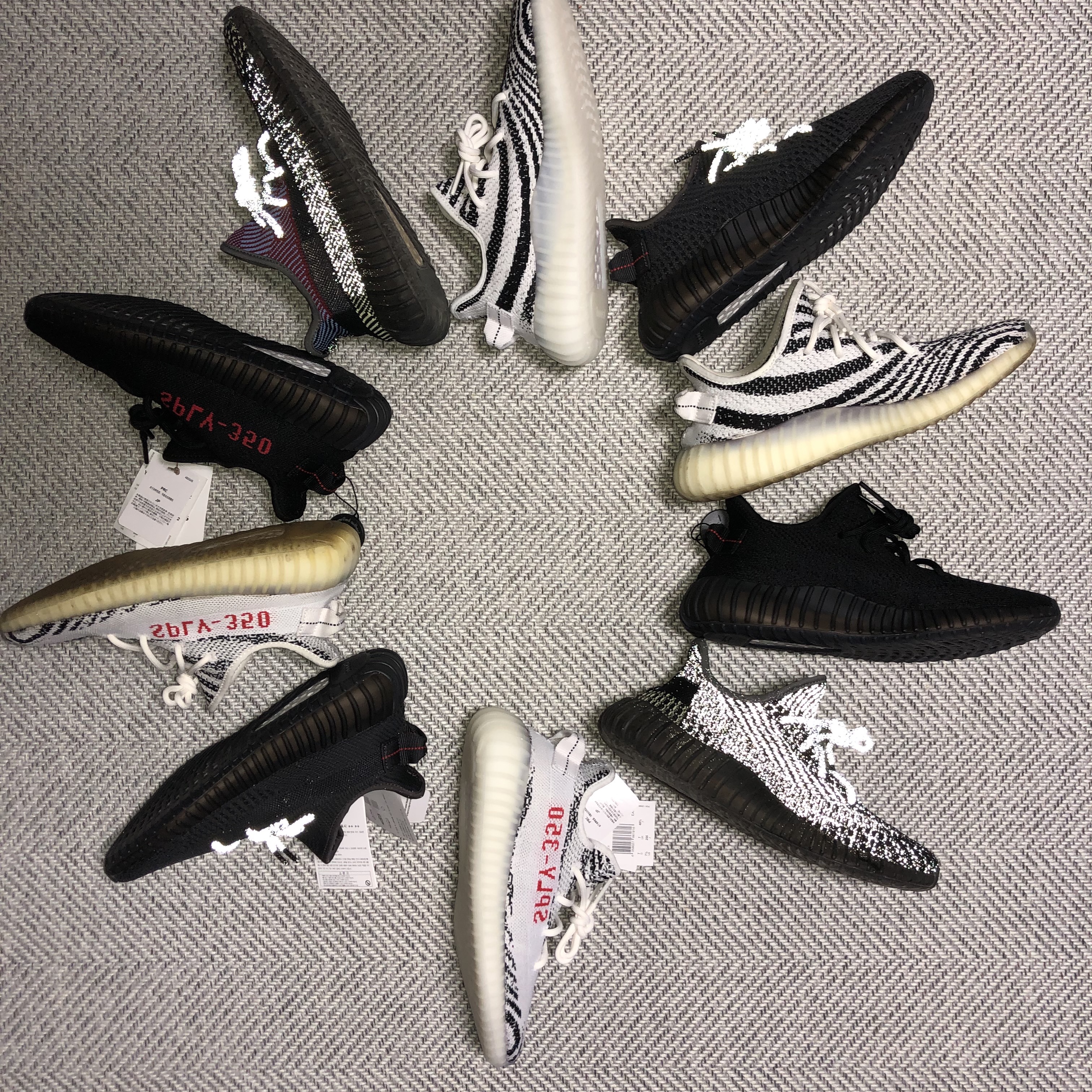 Adidas Yeezy Boost 350 V2 Black Red 2020, Adidas Yeezy Boost 350 V2 Zebra 2017/2019/2020 착용 스타일 - 2
