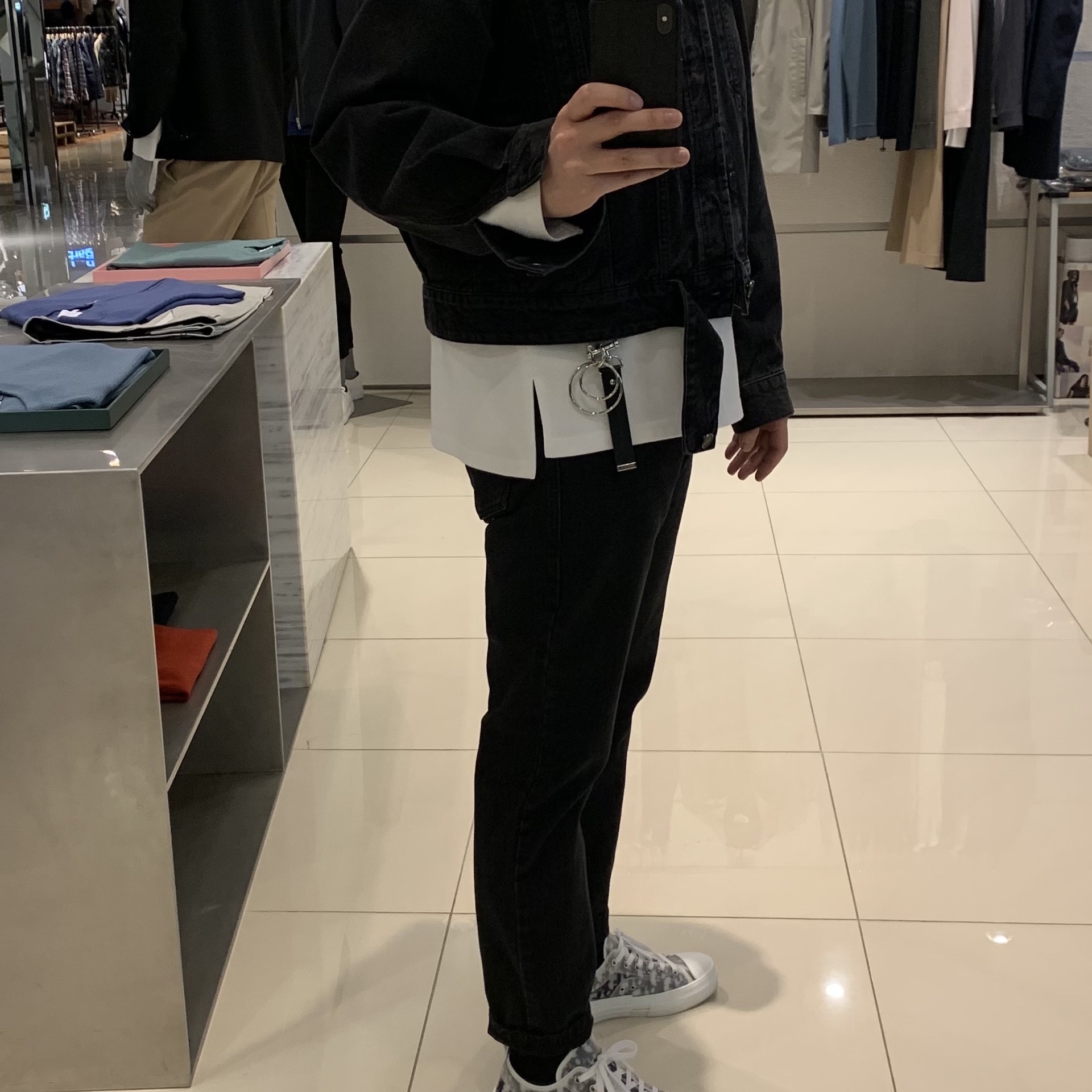 Dior B23 Low Dior Oblique White & Black 착용 스타일 - 1