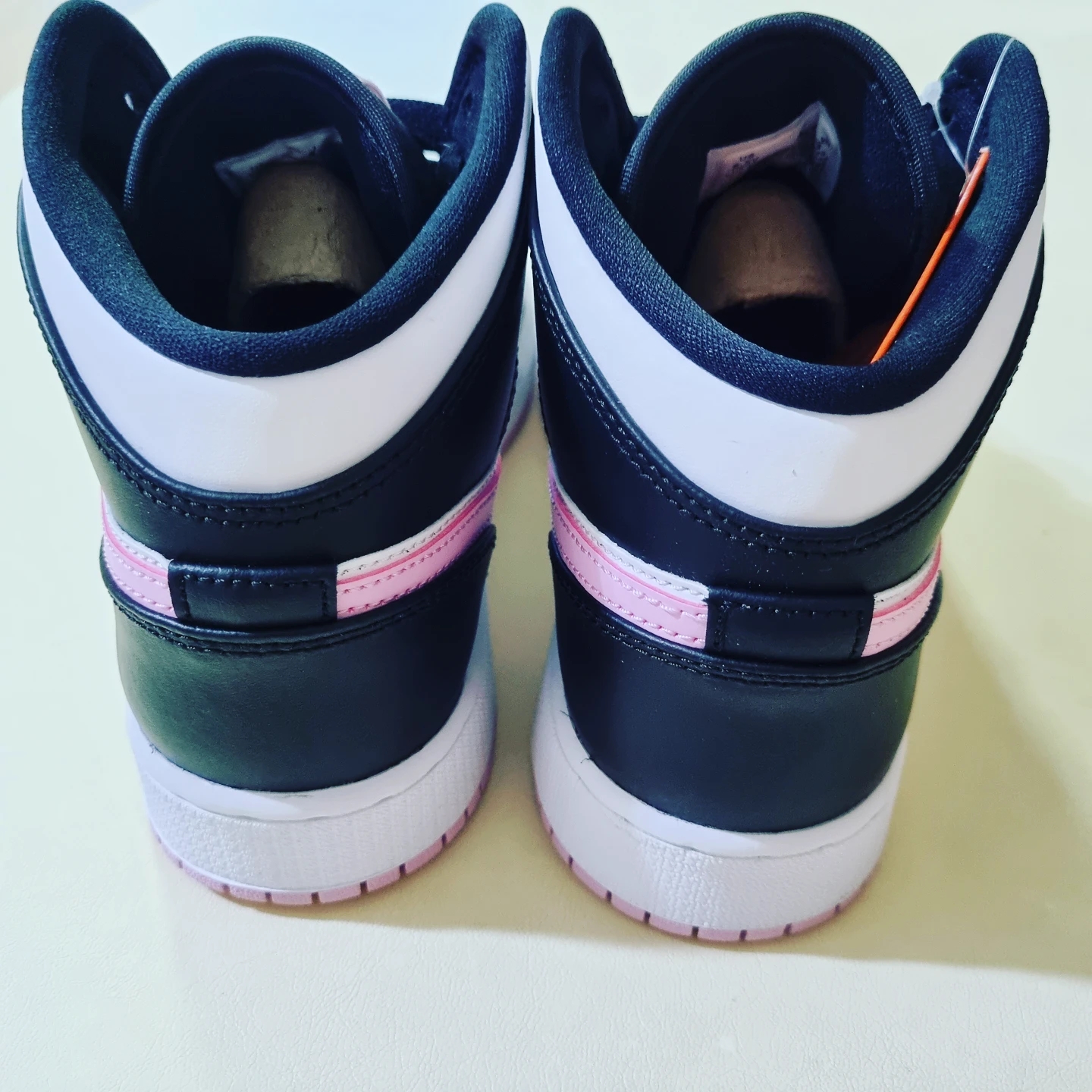 (GS) Jordan 1 Mid Light Arctic Pink 착용 스타일 - 4