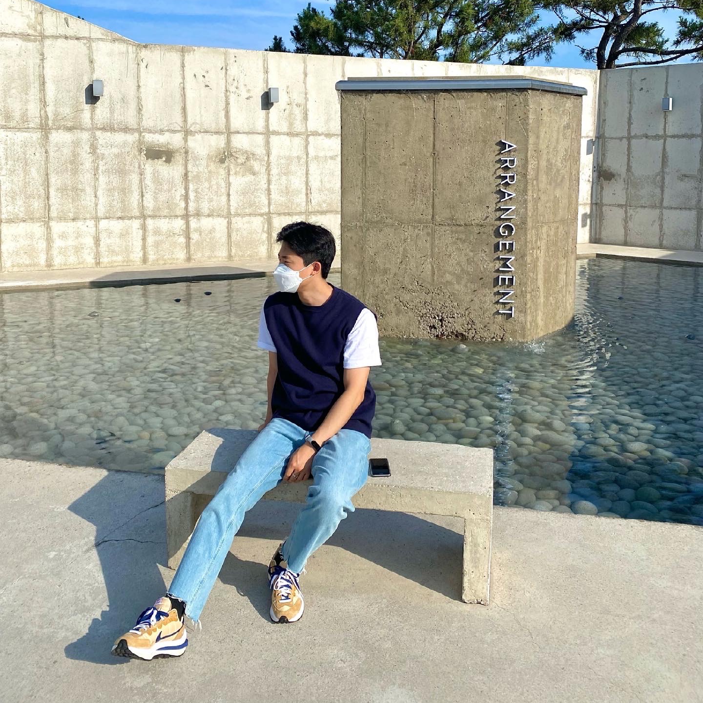 Nike x Sacai VaporWaffle Sesame and Blue Void 착용 스타일