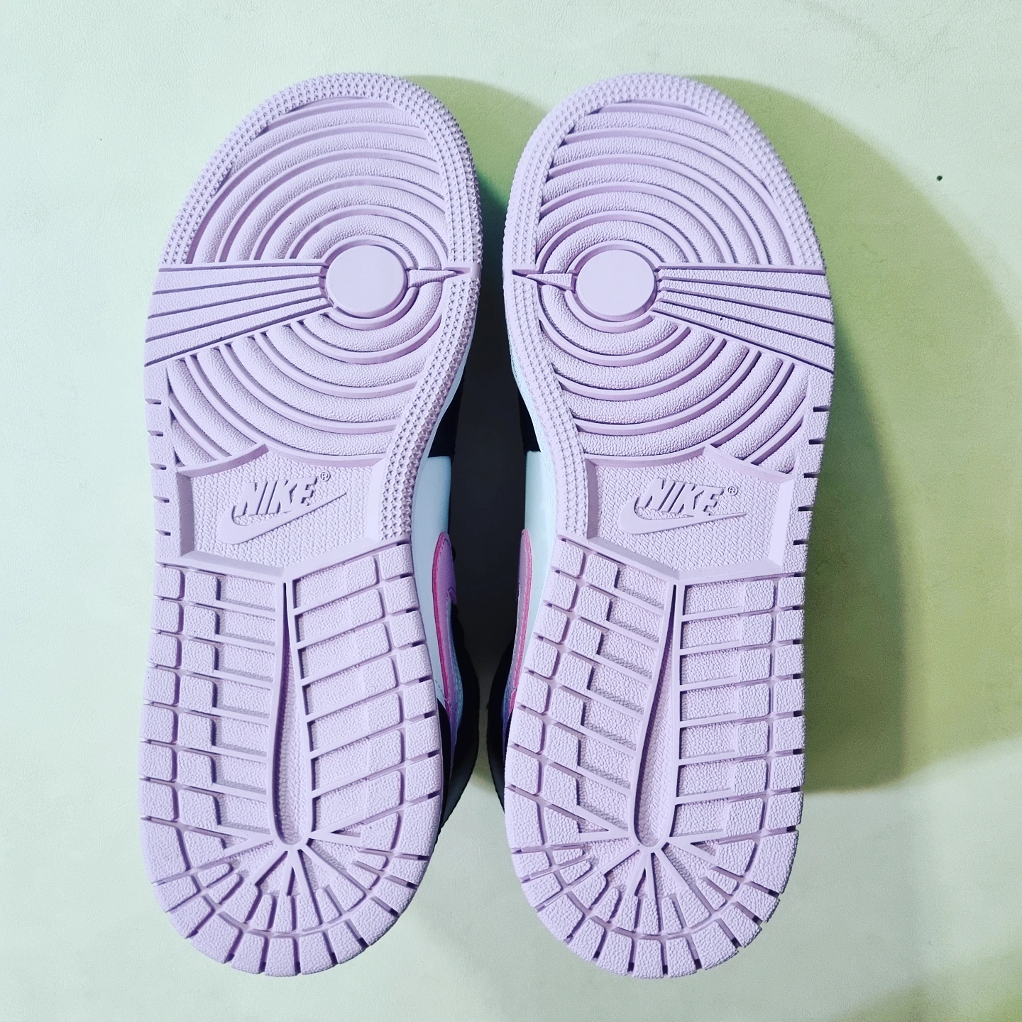 (GS) Jordan 1 Mid Light Arctic Pink 착용 스타일 - 5