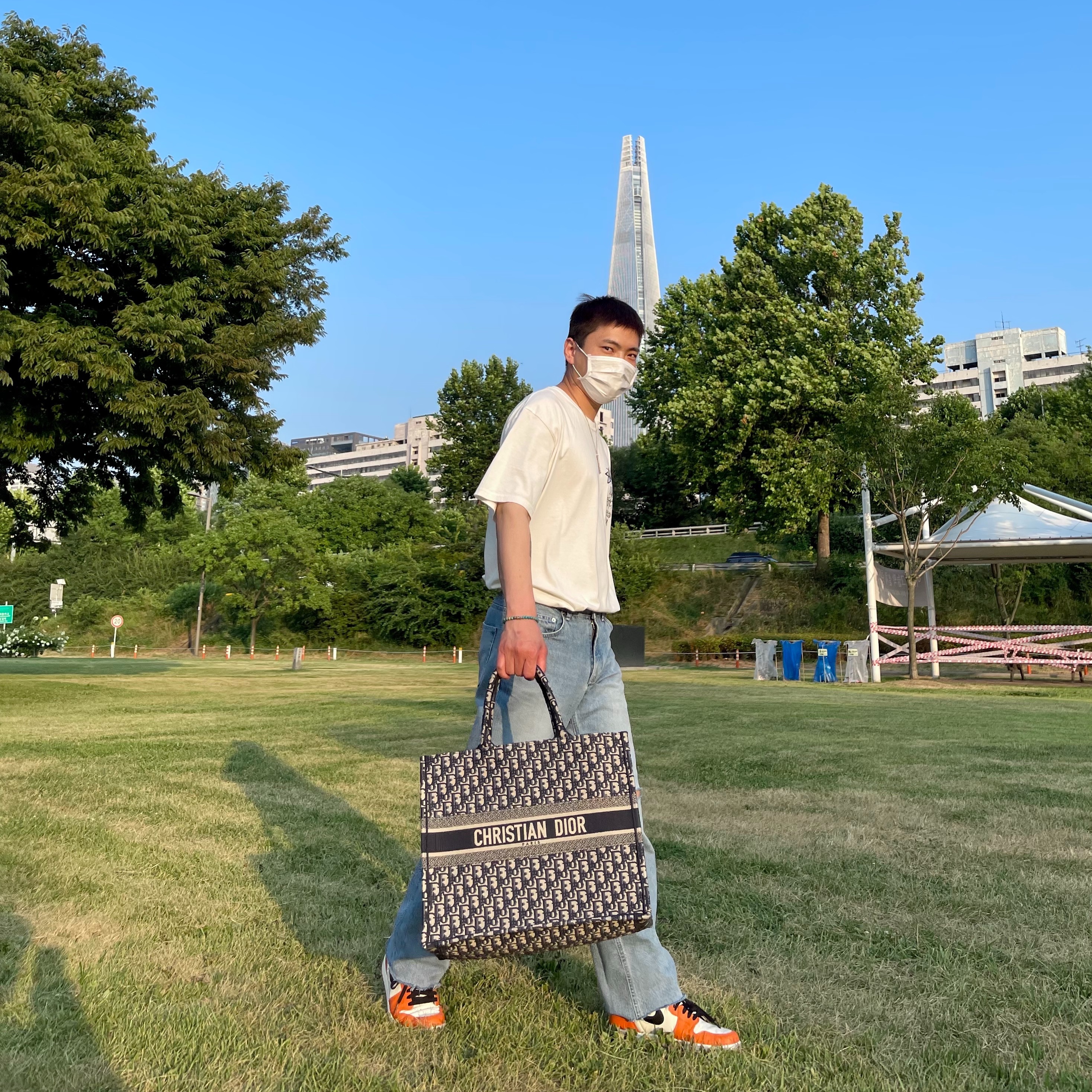Jordan 1 Retro High OG Reverse Shattered Backboard, Stussy x Our Legacy Surfman Pig. Dyed T-Shirt Natural - 20FW 착용 스타일