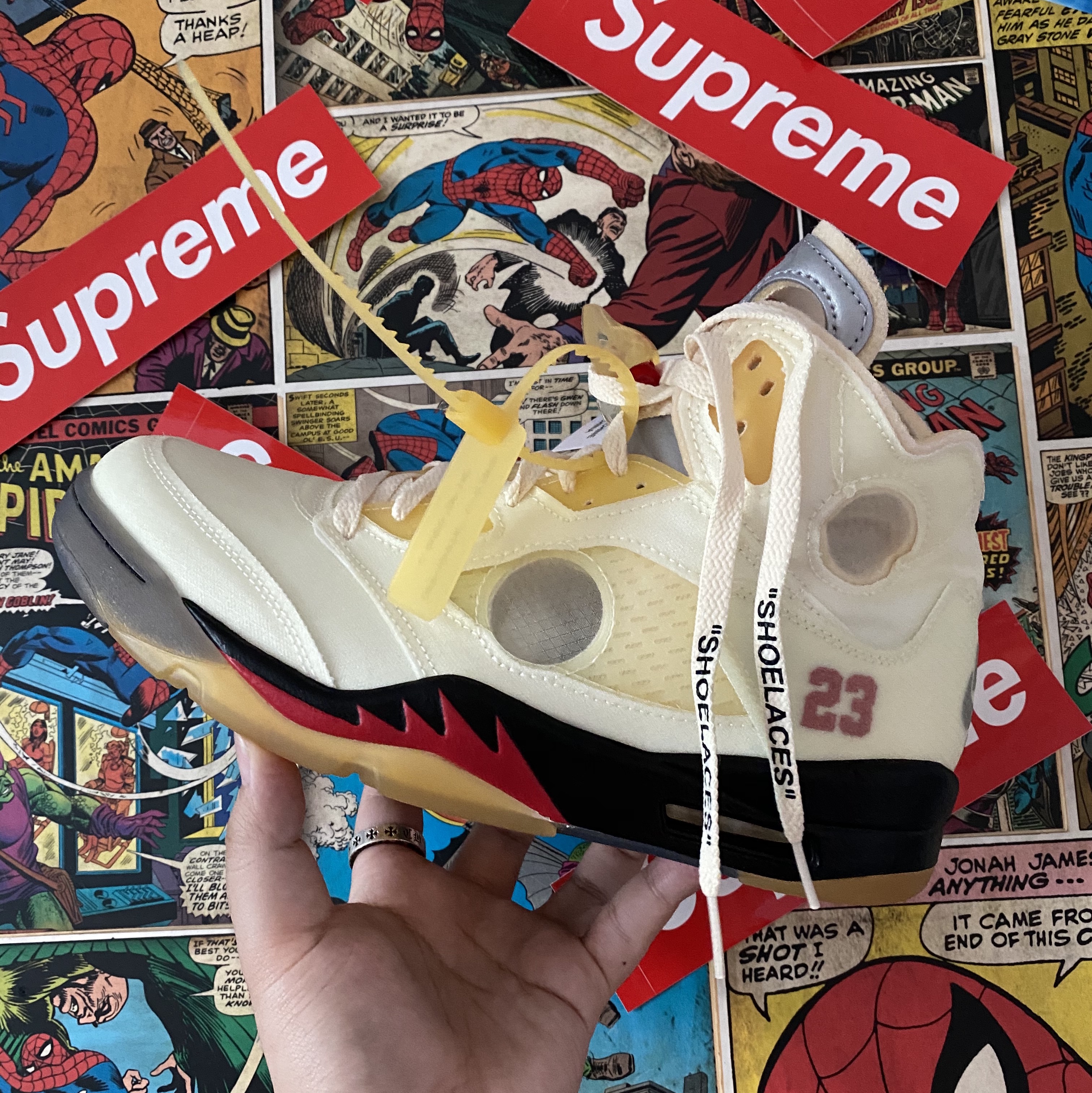 Jordan 5 x Off-White Retro SP Sail Fire Red 착용 스타일