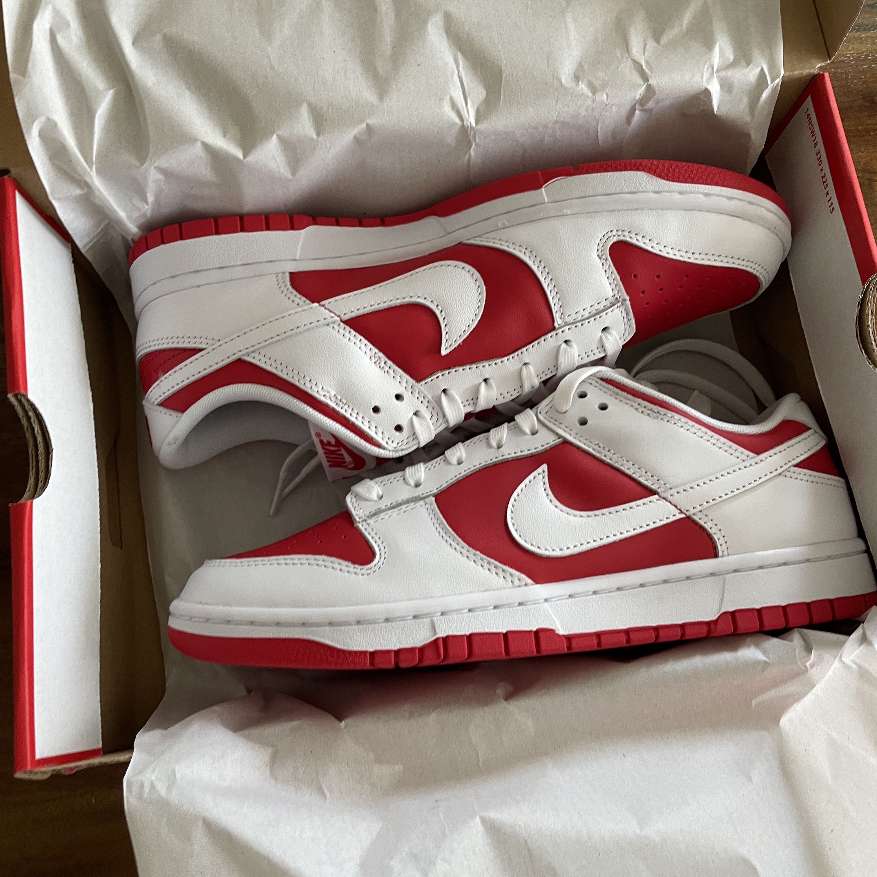 Nike Dunk Low Retro Championship Red 착용 스타일 - 3