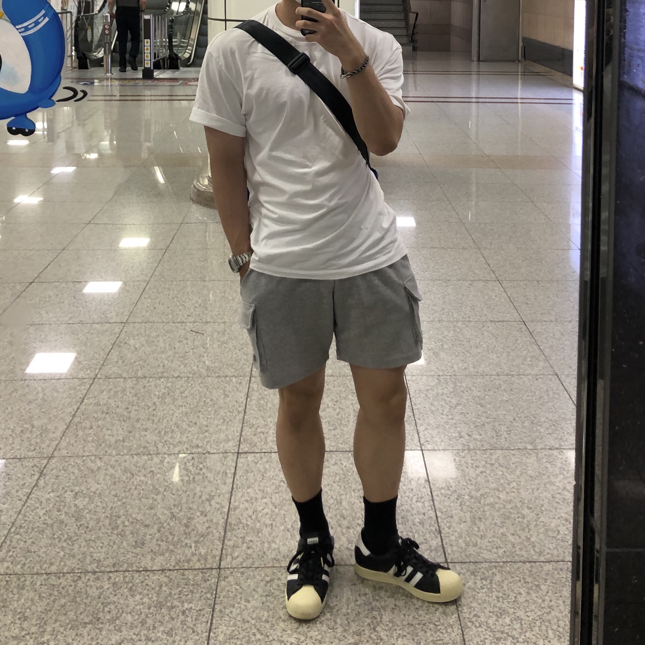 Adidas Superstar Premium Black White 착용 스타일