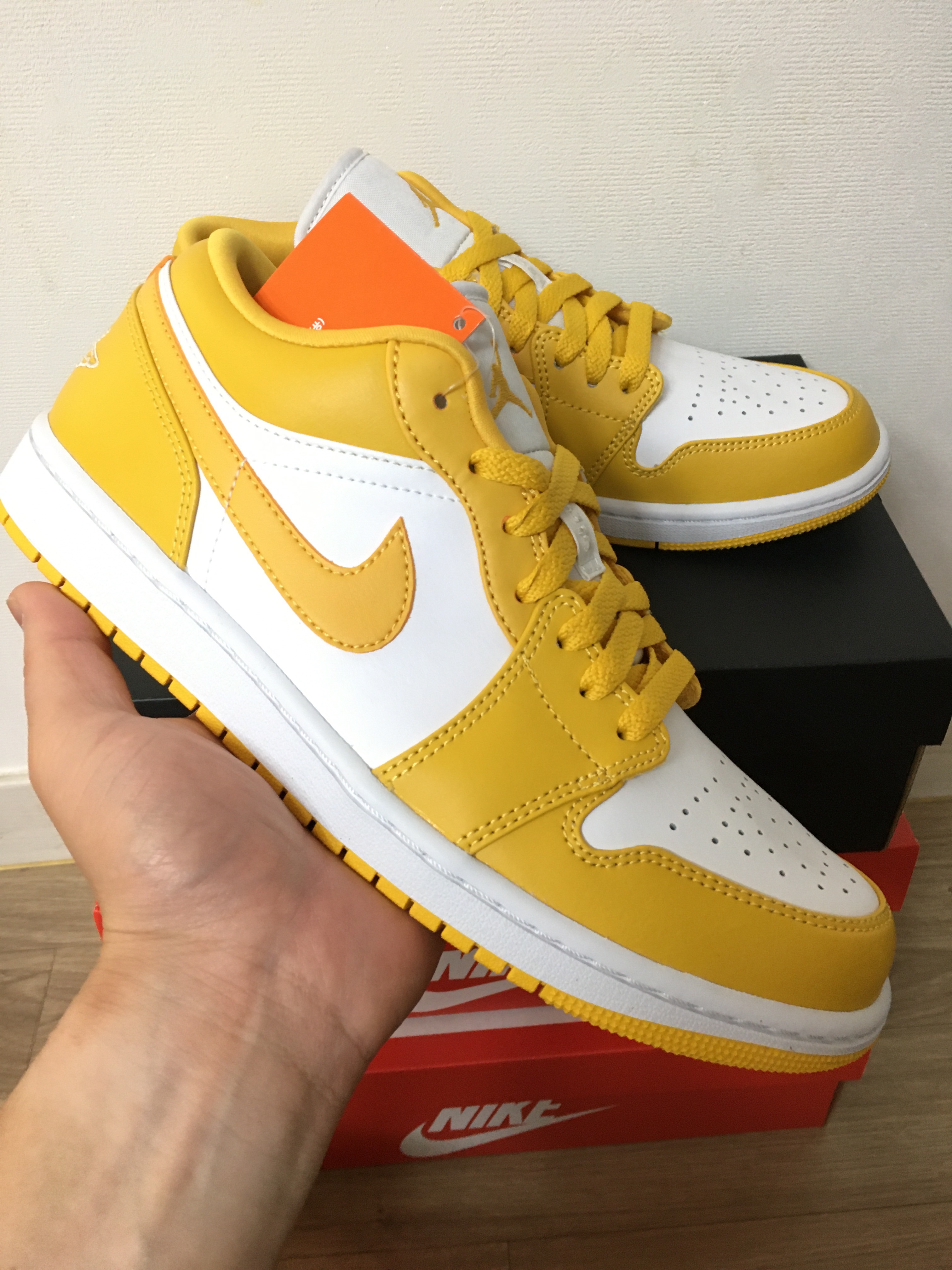 Jordan 1 Low Pollen, (GS) Jordan 1 Low Pollen 착용 스타일 - 1