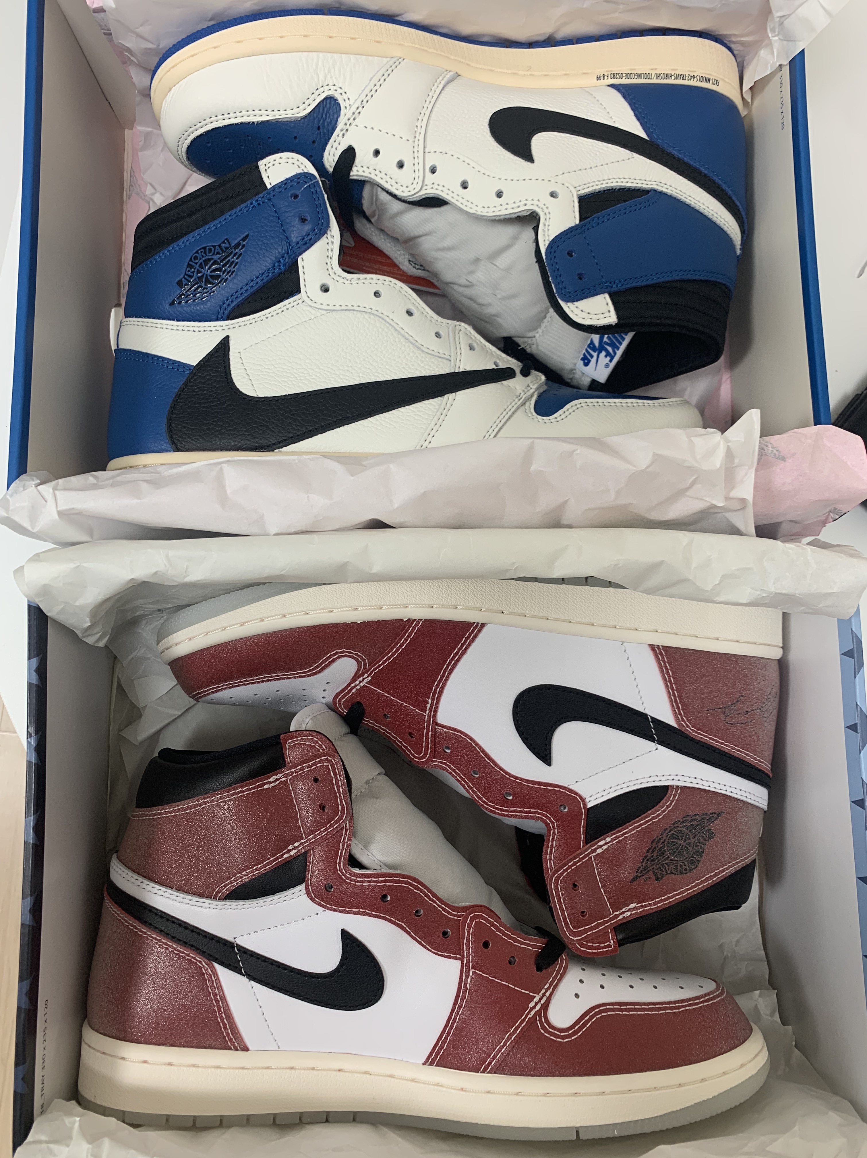 Jordan 1 x Travis Scott x Fragment Retro High OG SP Military Blue, Jordan 1 x Trophy Room Retro High OG SP Chicago 착용 스타일