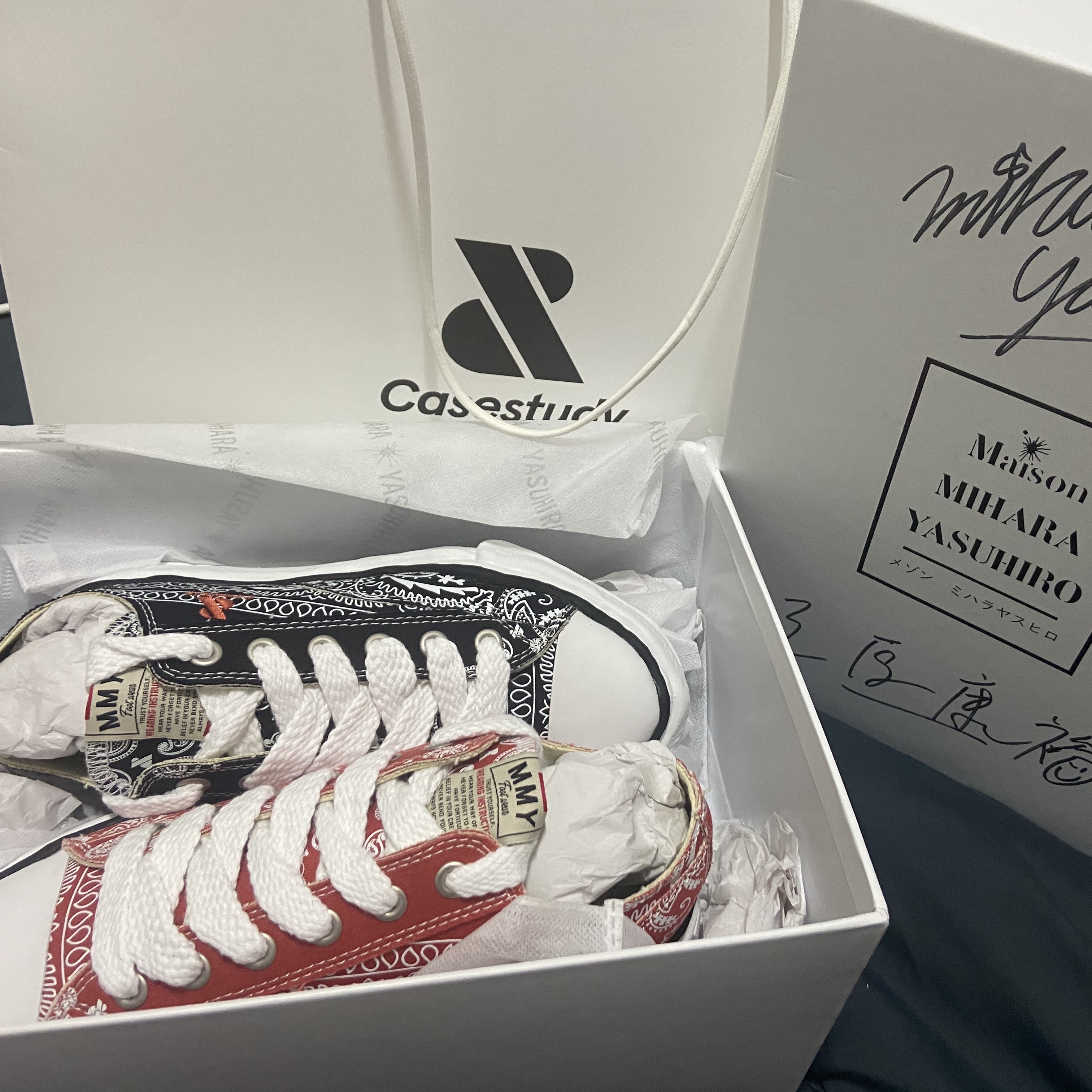 Maison Mihara Yasuhiro x Casestudy Peterson OG Sole Bandana Low-top Sneakers Unmatched 착용 스타일