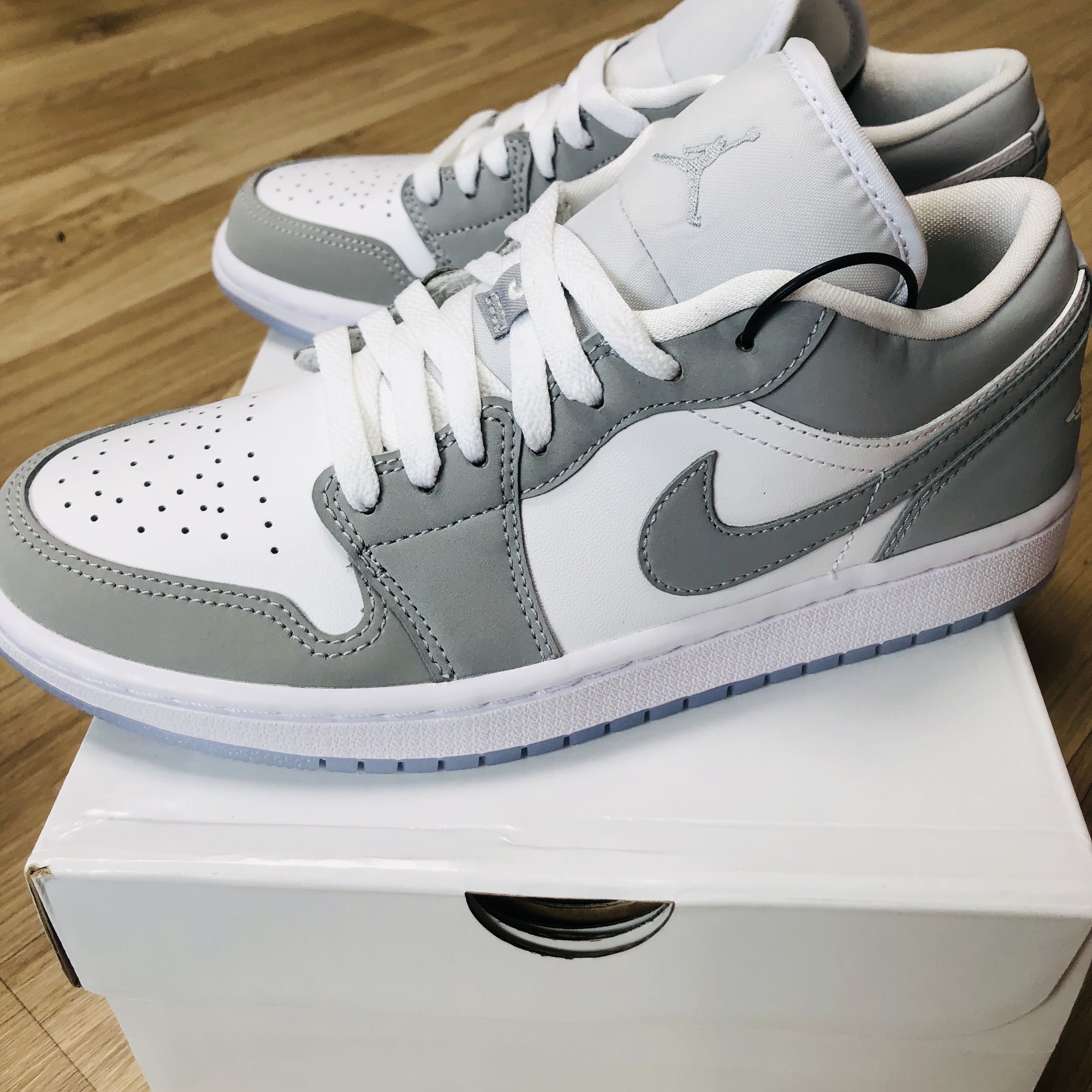 (W) Jordan 1 Low White Wolf Grey 착용 스타일