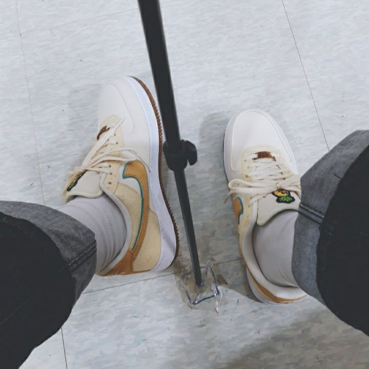 Nike Air Force 1 '07 PRM Pineapple 착용 스타일