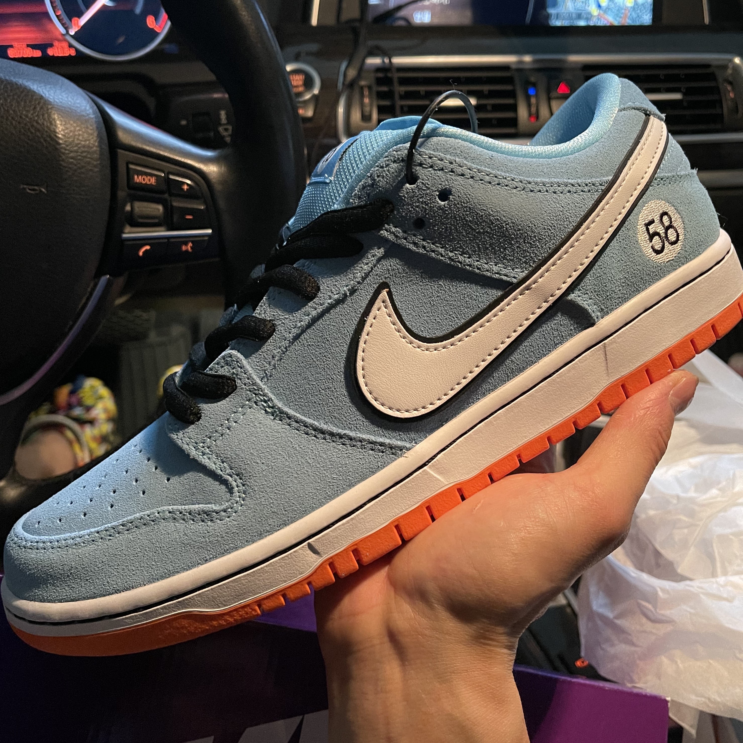 Nike SB Dunk Low Pro Blue Chill, Crocs x Grateful Dead x Chinatown Market Classic Clog Tie-Dye 착용 스타일