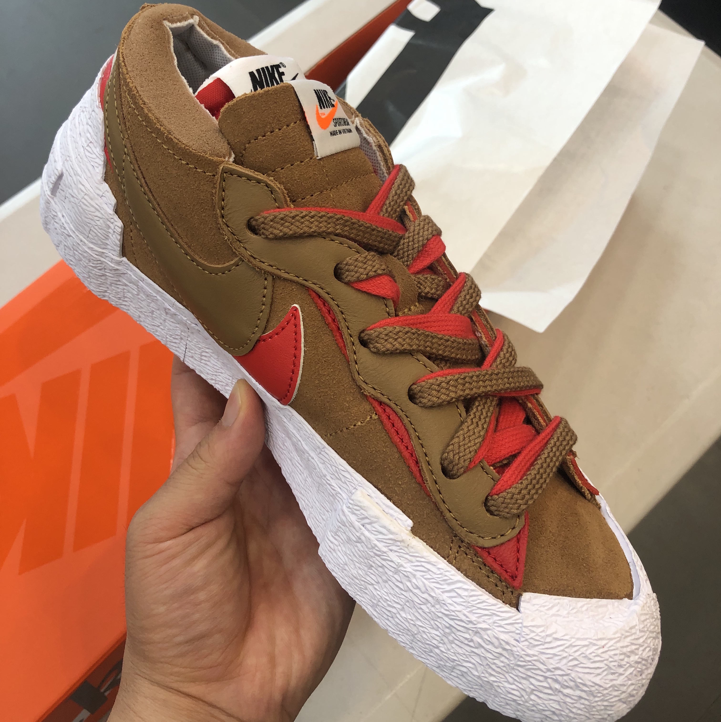 Nike x Sacai Blazer Low British Tan 착용 스타일