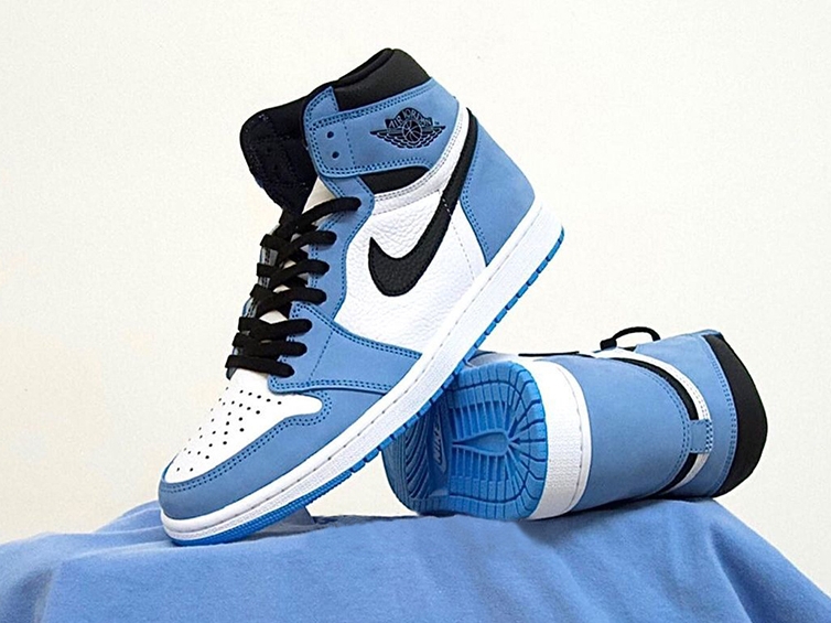 Jordan 1 Retro High OG University Blue 착용 스타일 - 1