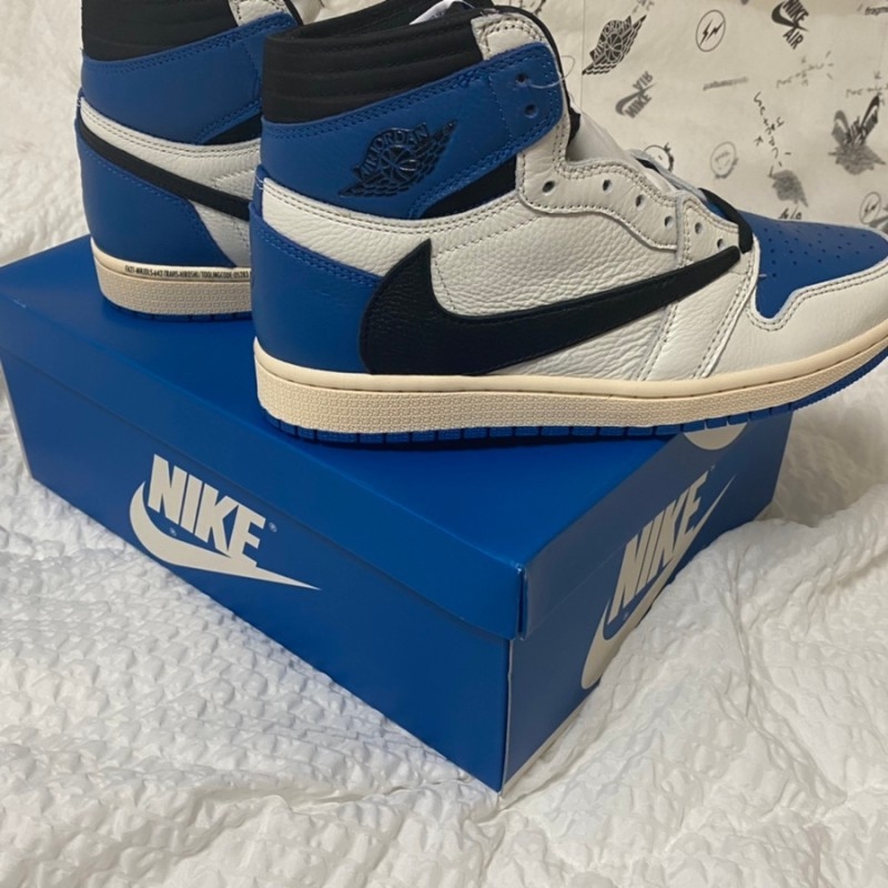Jordan 1 x Travis Scott x Fragment Retro High OG SP Military Blue 착용 스타일 - 4