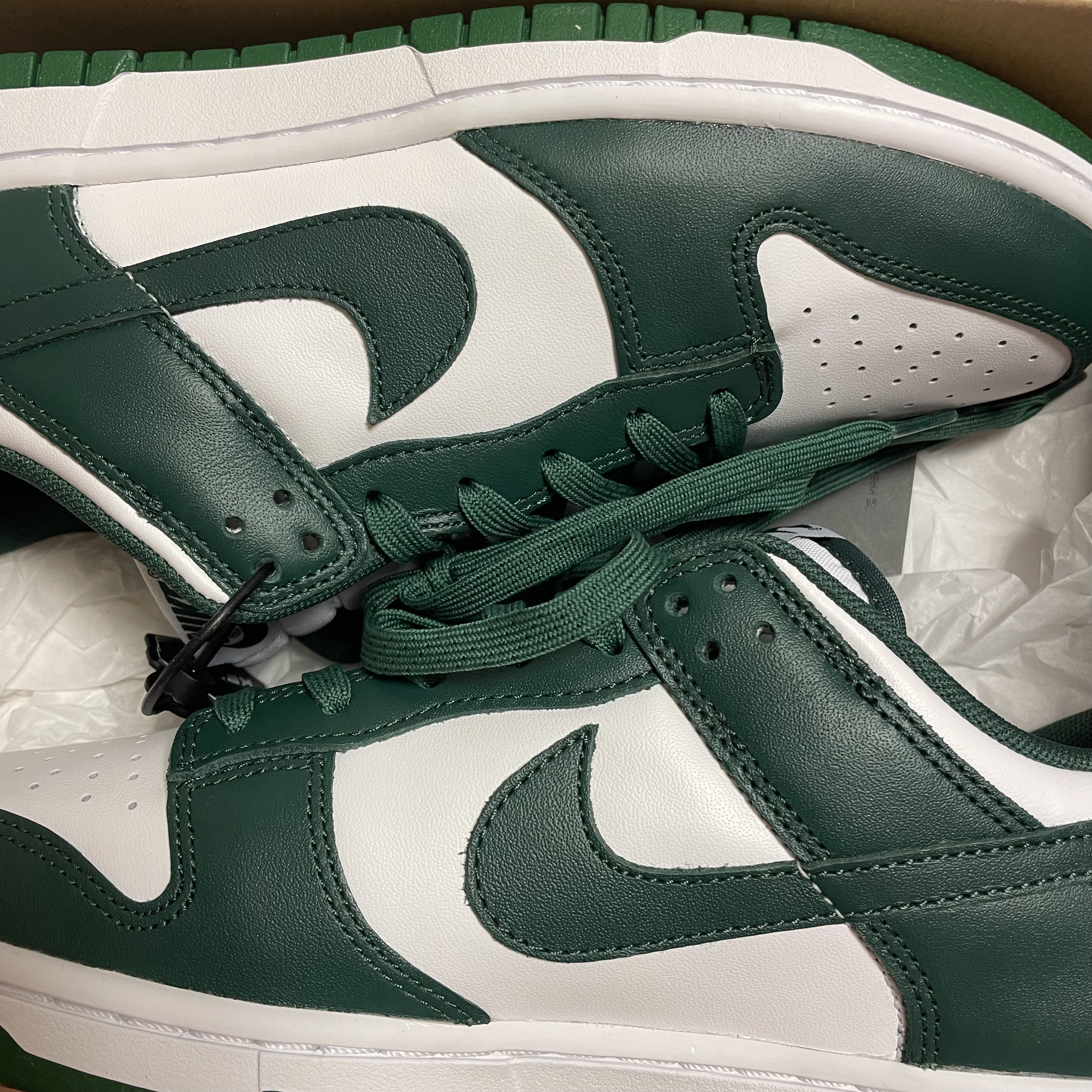 Nike Dunk Low Retro Varsity Green 착용 스타일