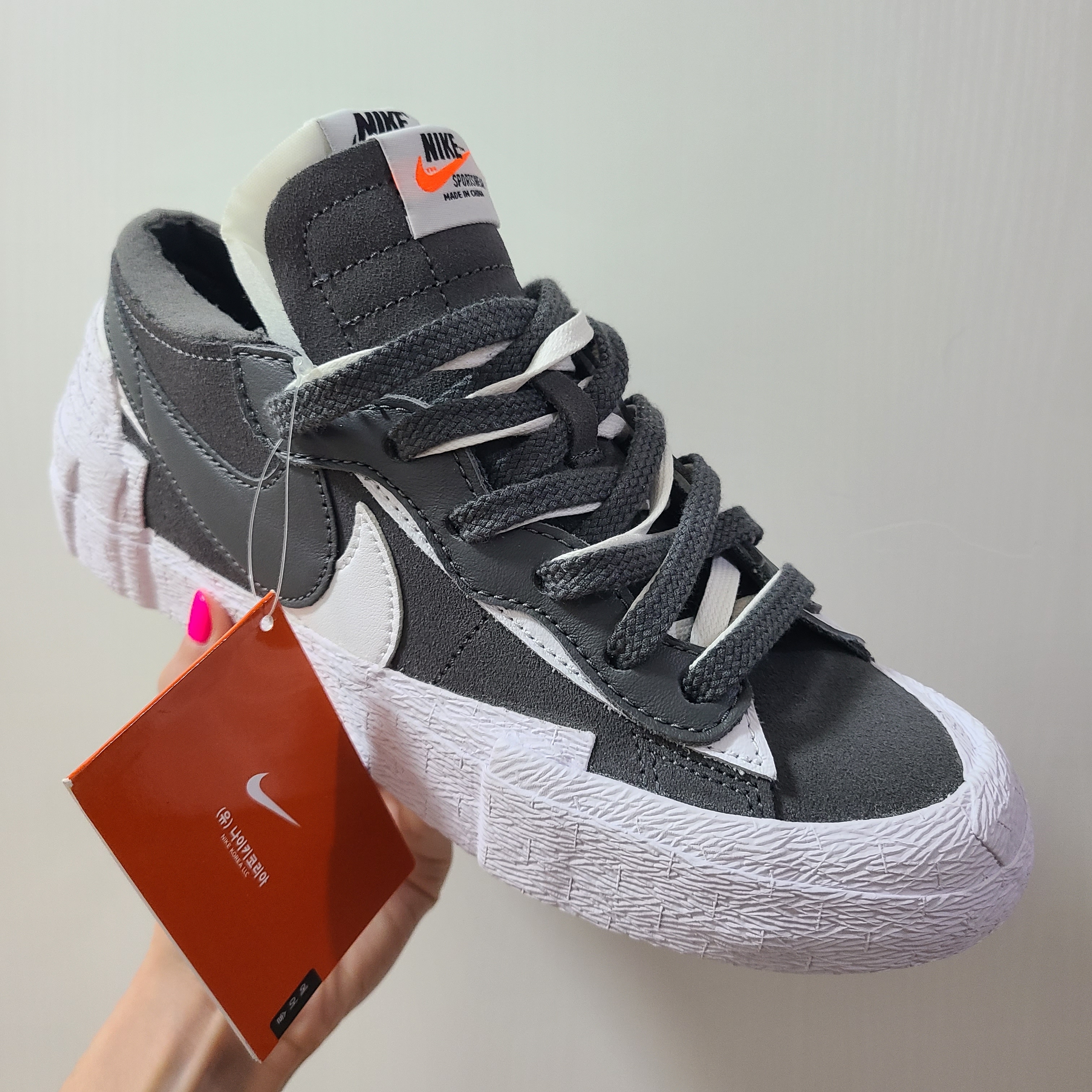 Nike x Sacai Blazer Low Iron Grey 착용 스타일 - 1