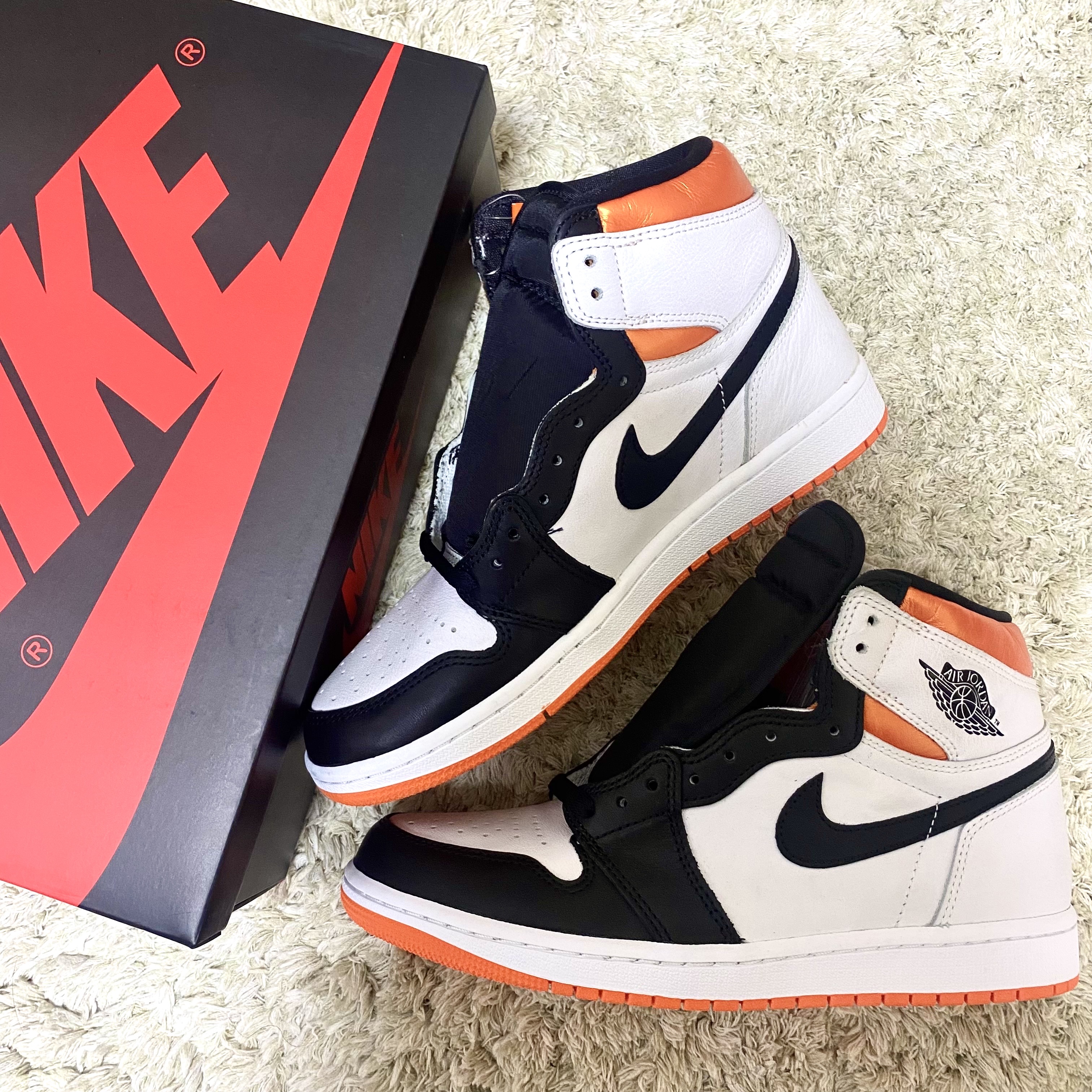 Jordan 1 Retro High OG Electro Orange 착용 스타일