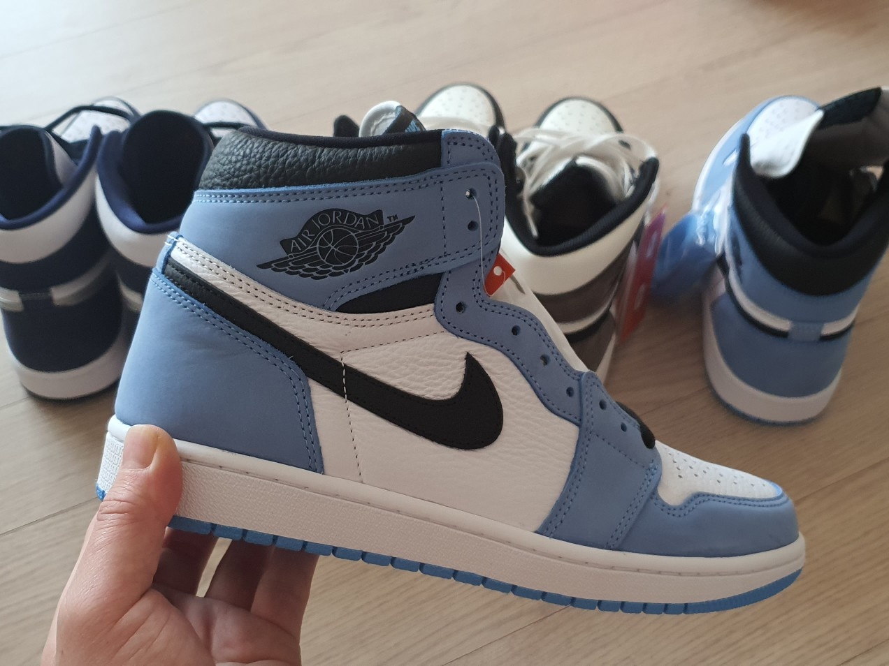 Jordan 1 Retro High OG University Blue 착용 스타일