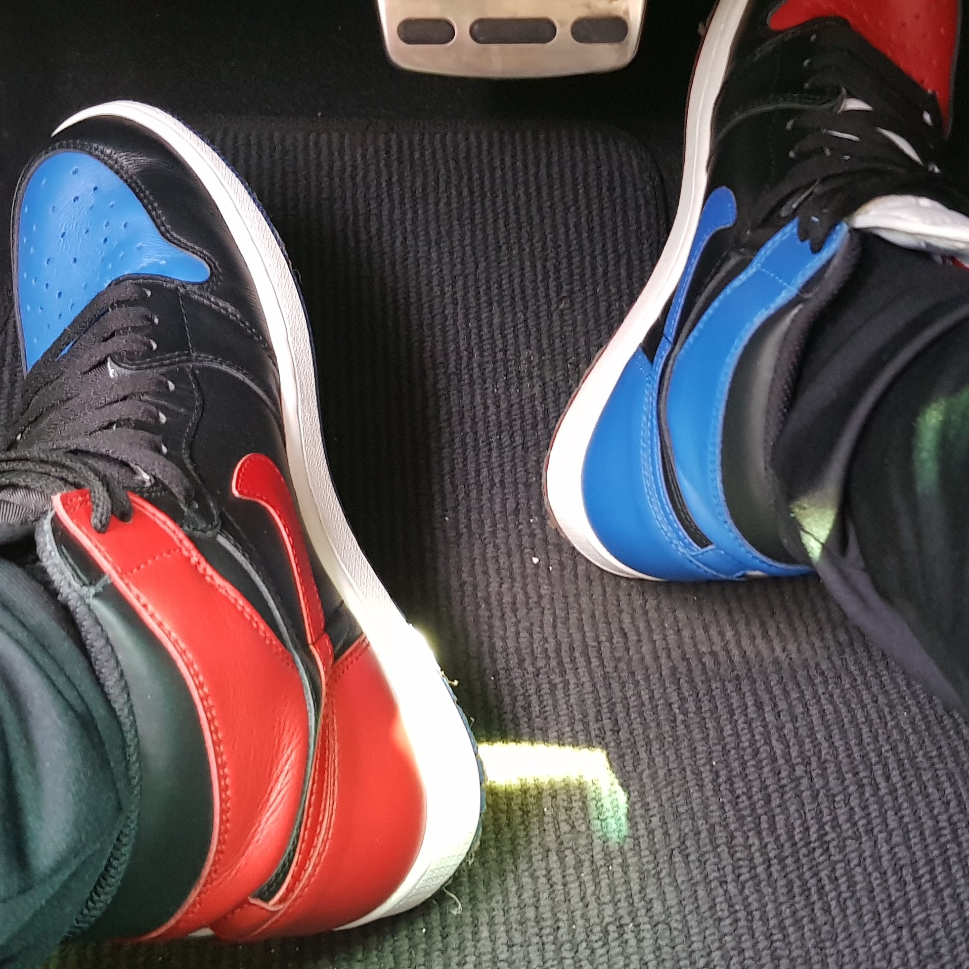 Jordan 1 Retro High Spider-Man Origin Story, Jordan 1 Retro High OG Top 3 착용 스타일 - 2