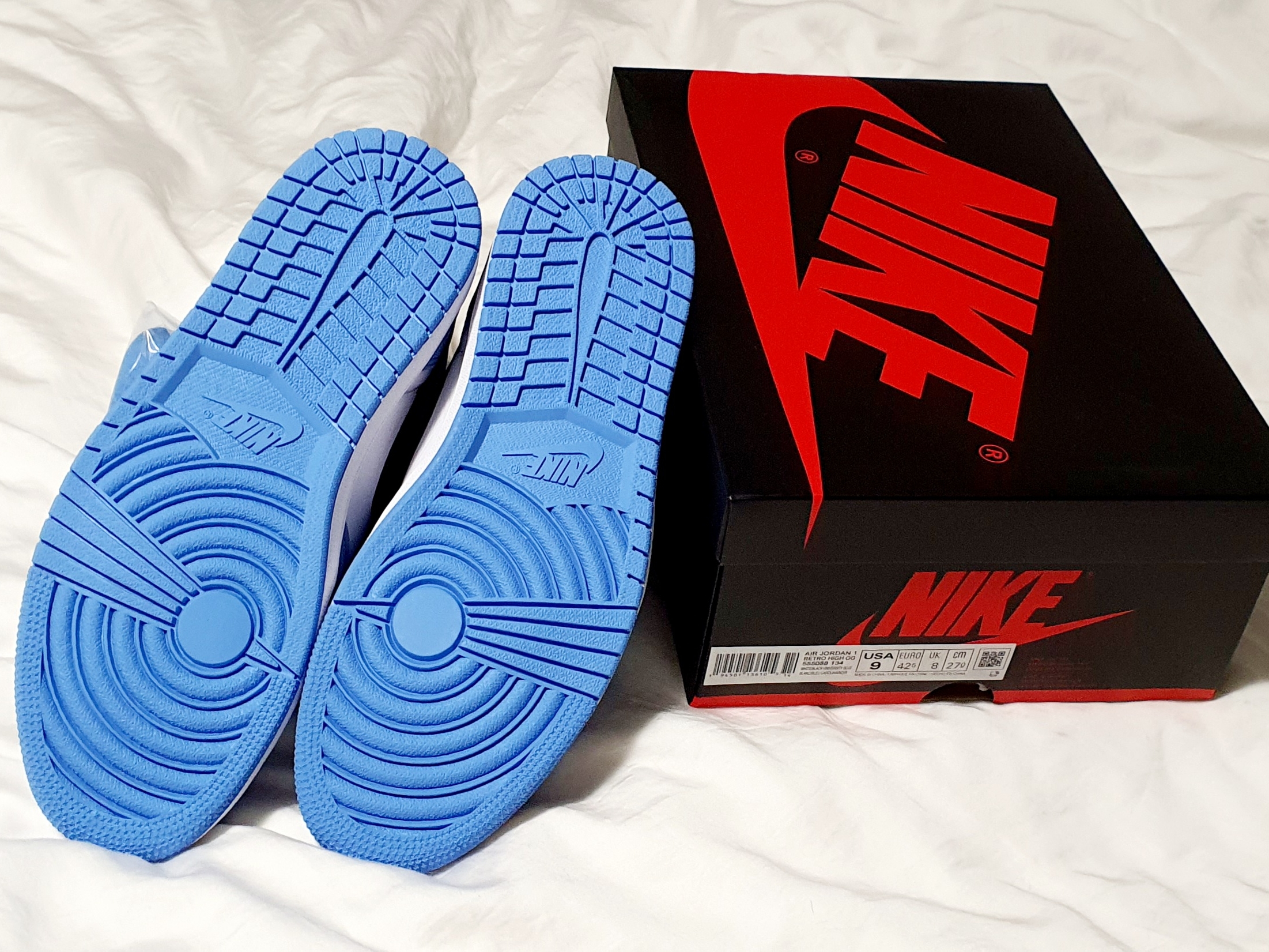 Jordan 1 Retro High OG University Blue 착용 스타일 - 5