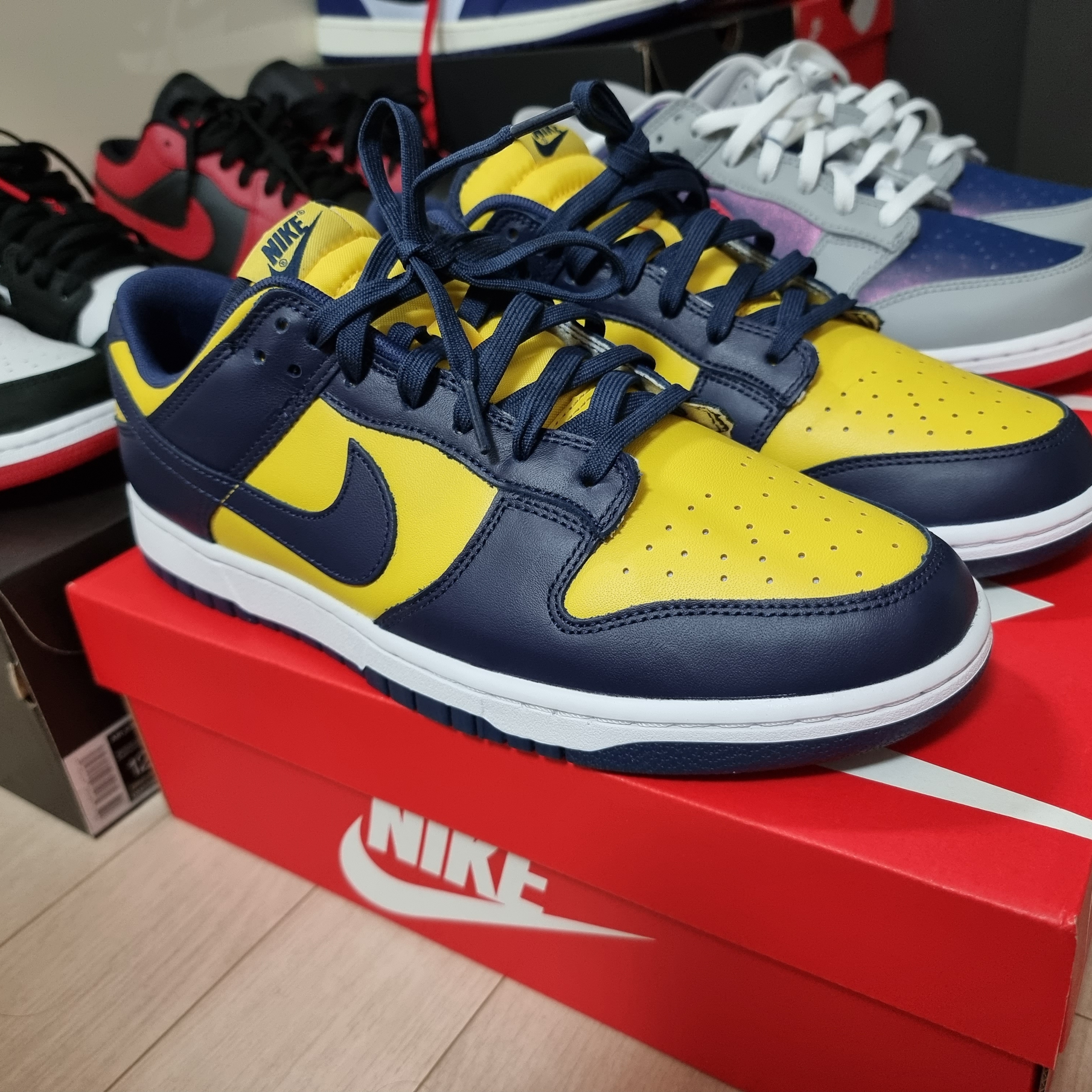 Nike Dunk Low Retro Varsity Maize 착용 스타일