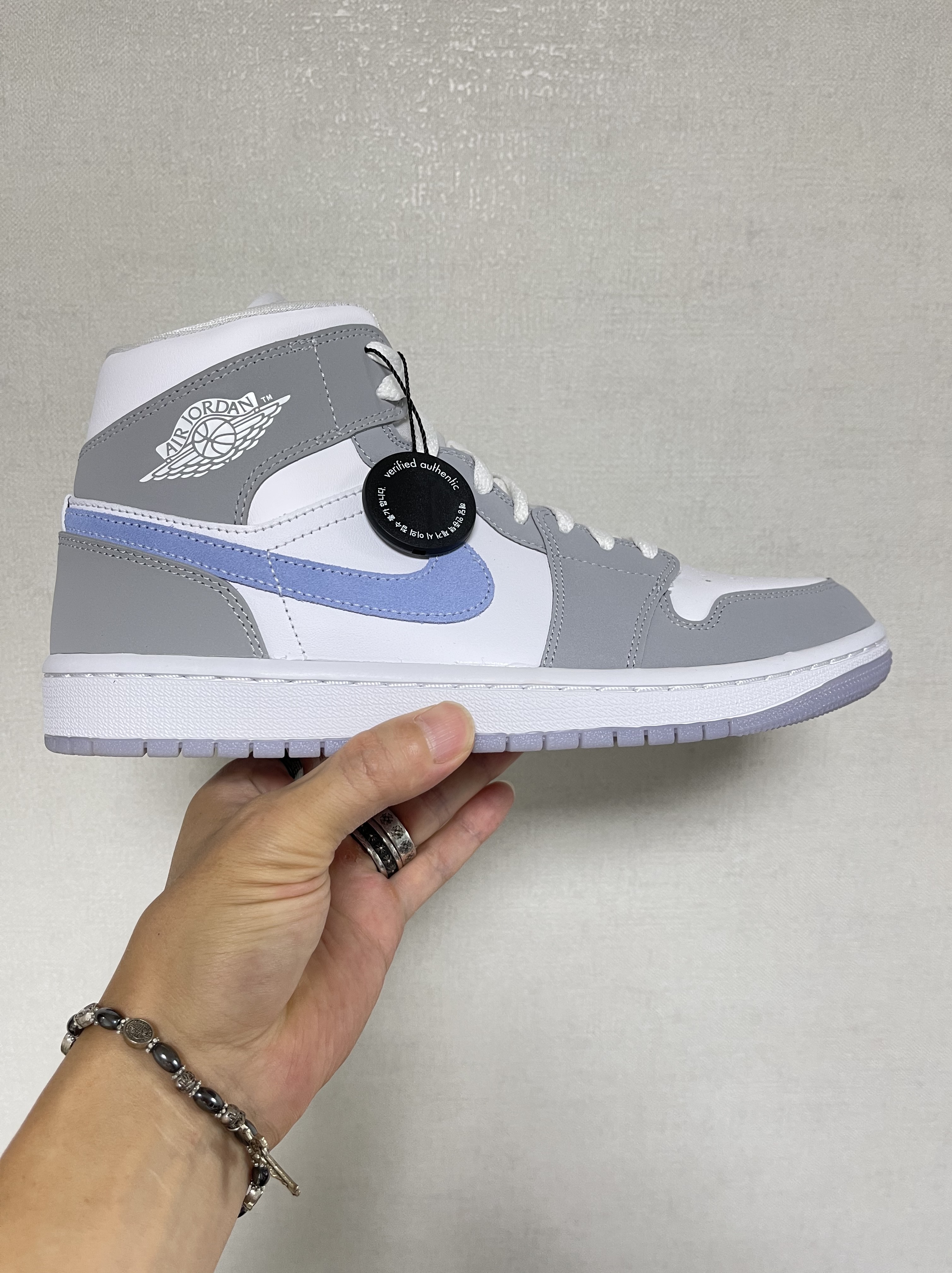 (W) Jordan 1 Mid Wolf Grey, (W) Jordan 1 Low White Wolf Grey 착용 스타일 - 1