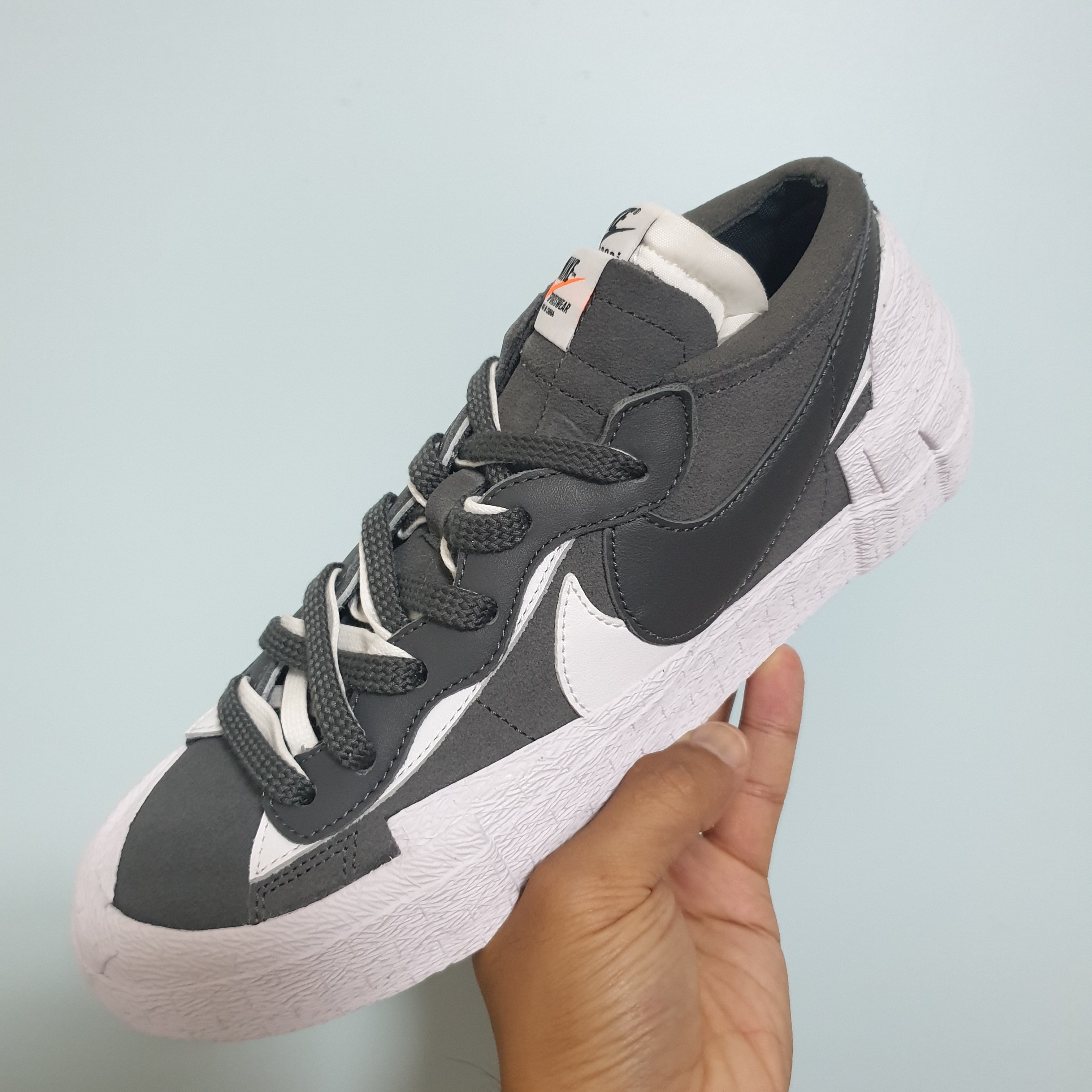 Nike x Sacai Blazer Low Iron Grey 착용 스타일 - 2