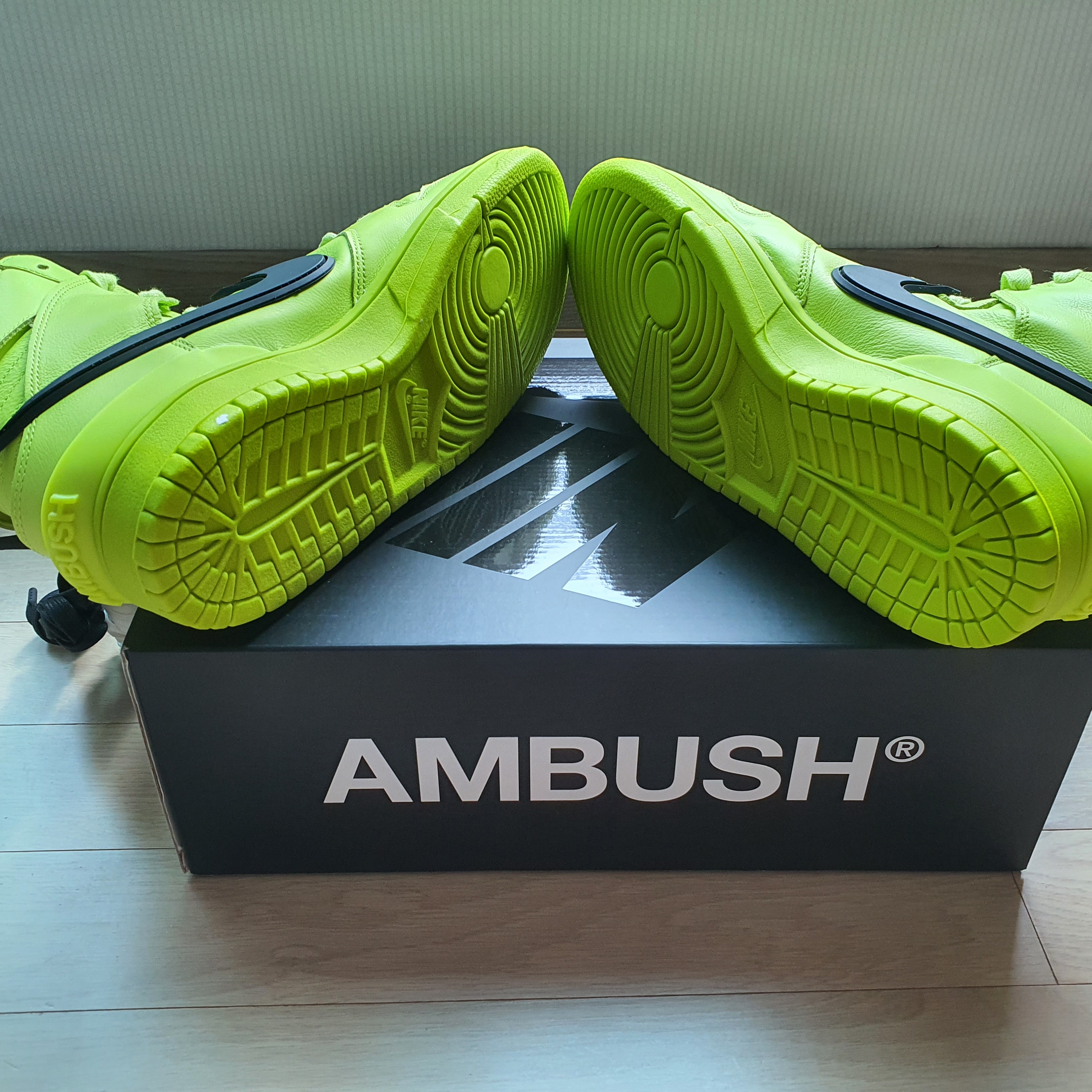 Nike x Ambush Dunk High Flash Lime 착용 스타일 - 4