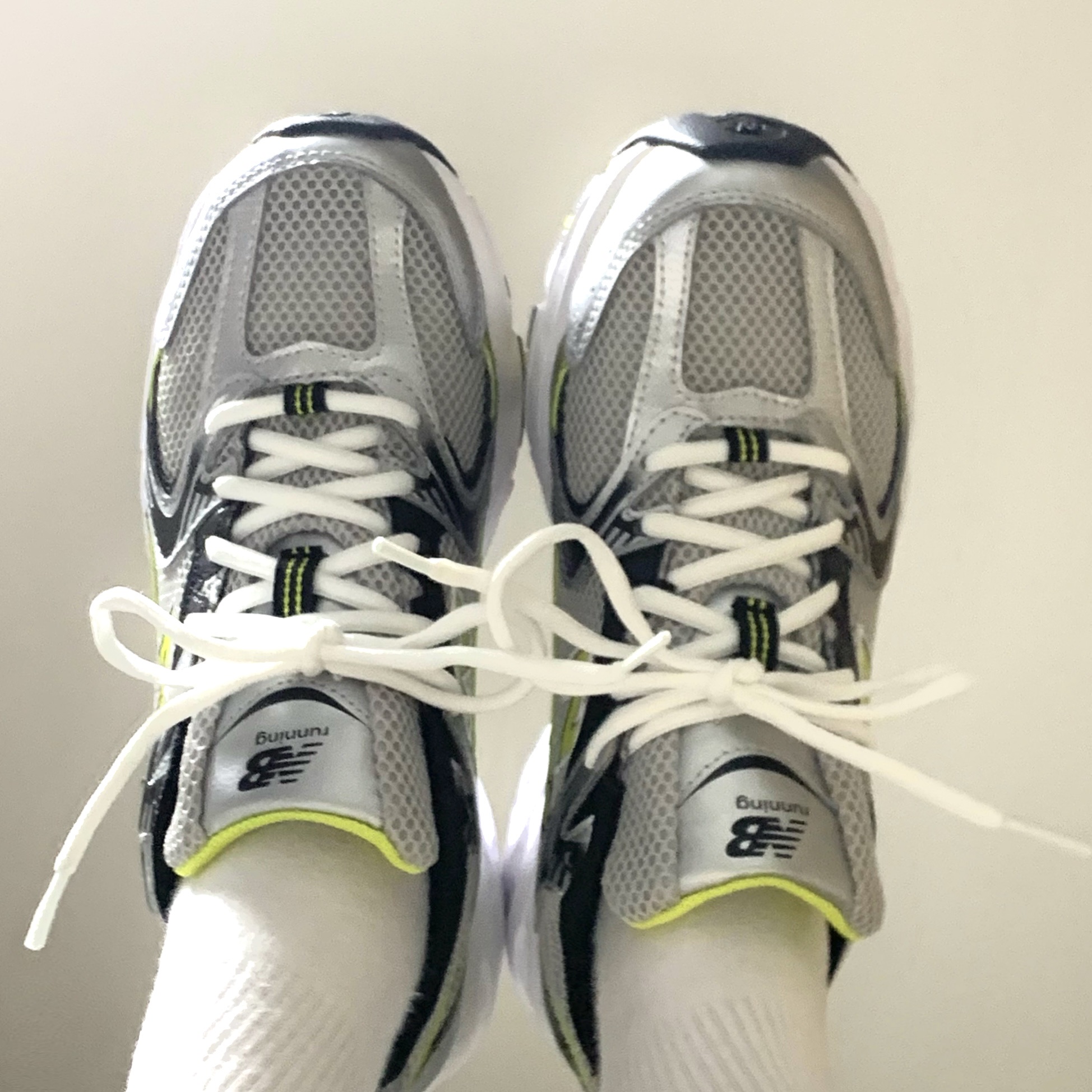 New Balance 530 Silver 착용 스타일 - 1