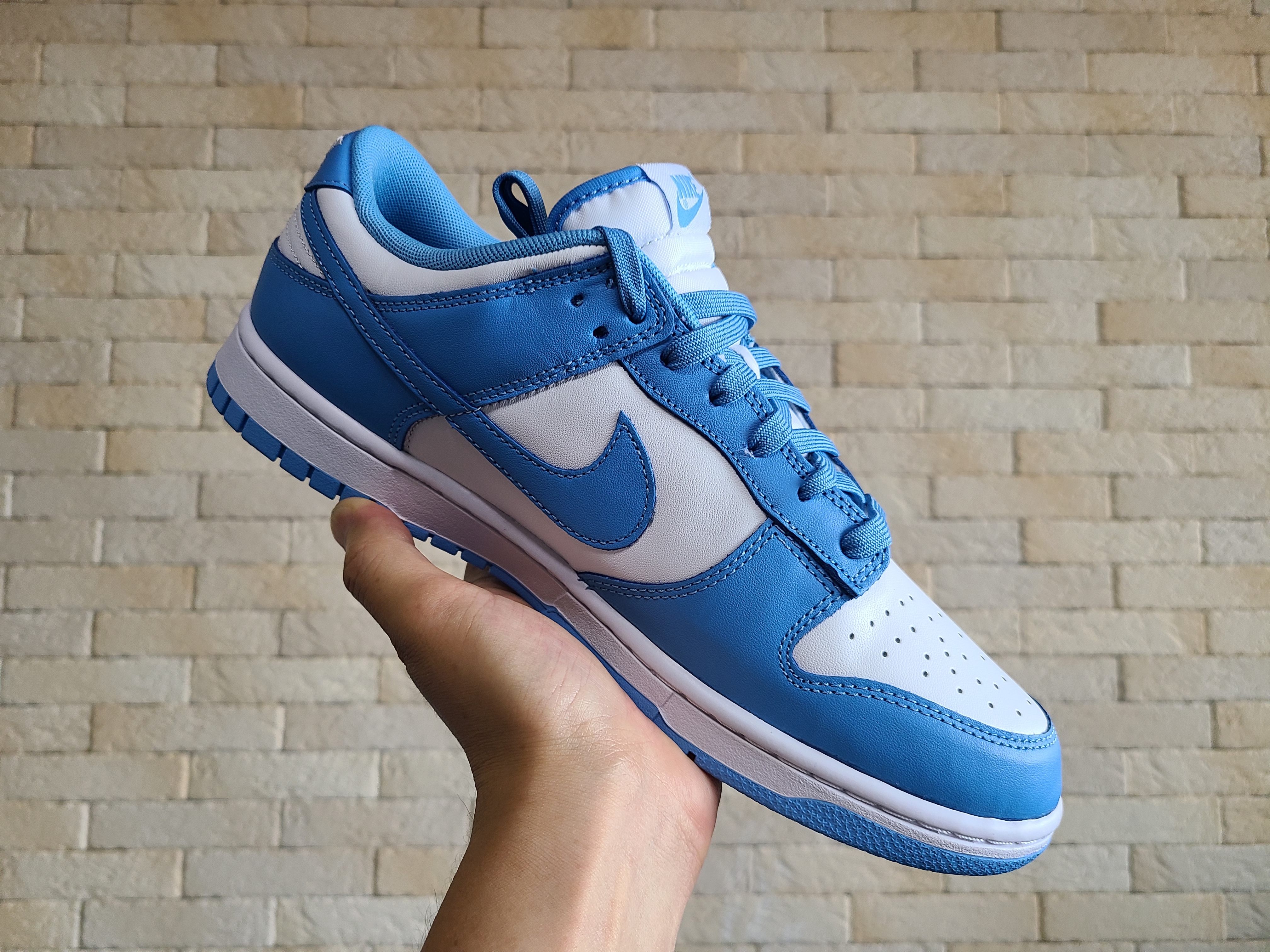 Nike Dunk Low Retro University Blue 착용 스타일 - 5