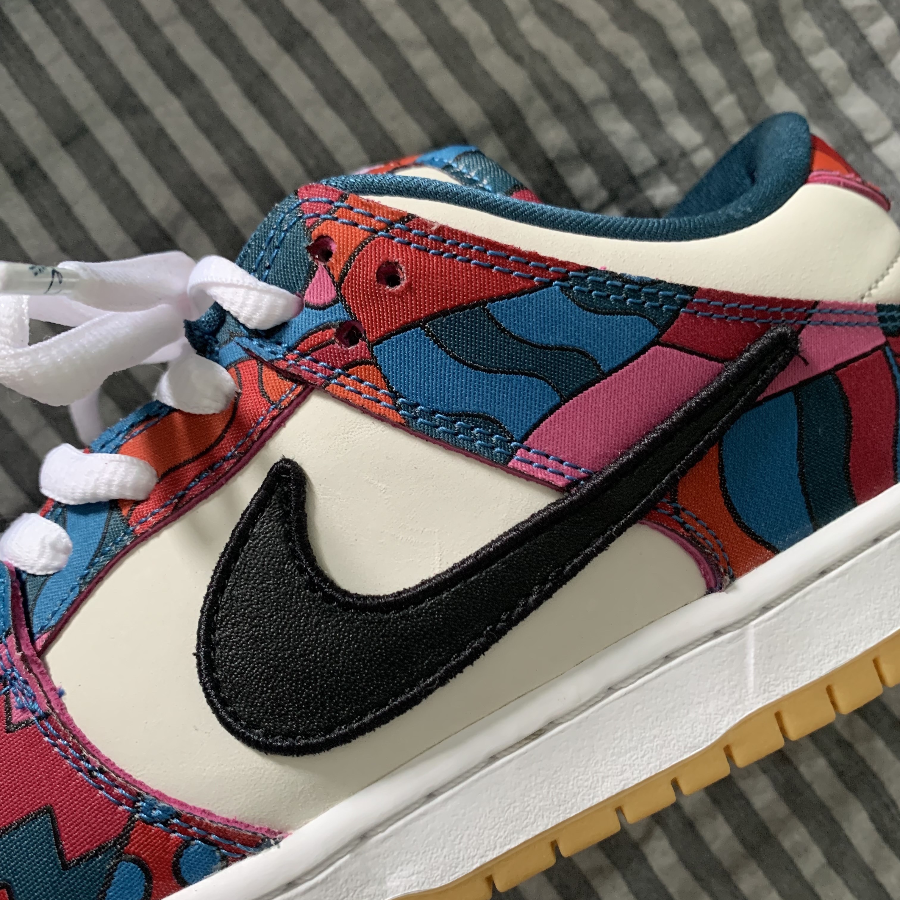 Nike x Parra SB Dunk Low Pro Abstract Art 착용 스타일 - 2