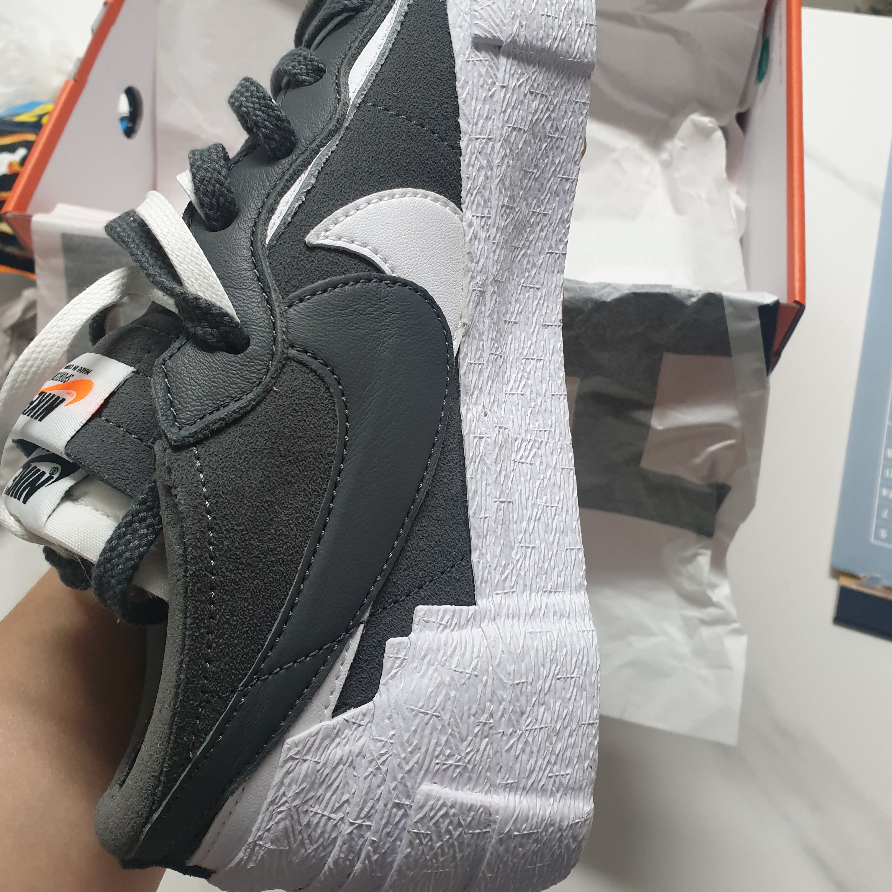 Nike x Sacai Blazer Low Iron Grey 착용 스타일 - 2