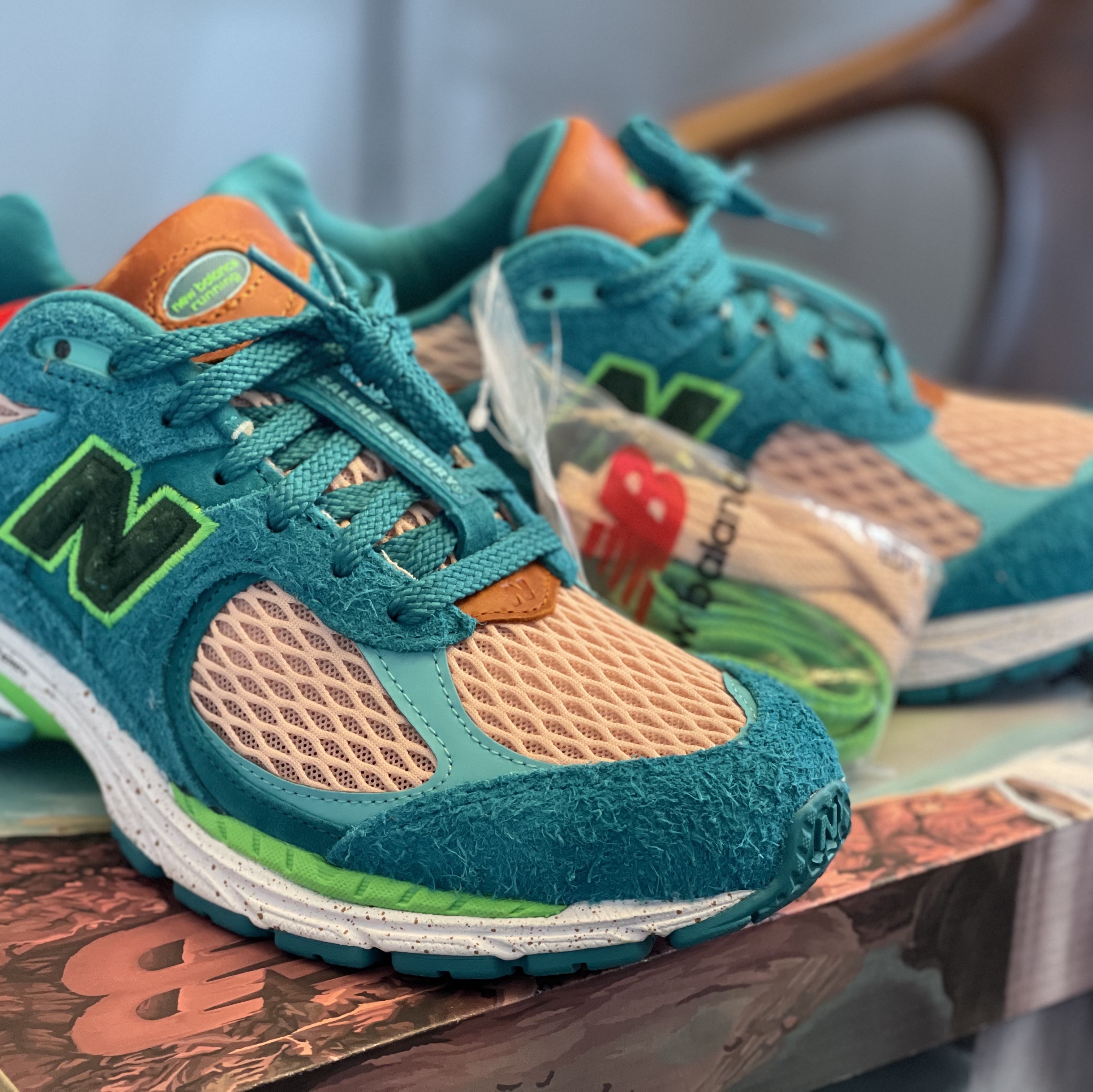 New Balance x Salehe Bembury 2002R Water Be The Guide 착용 스타일