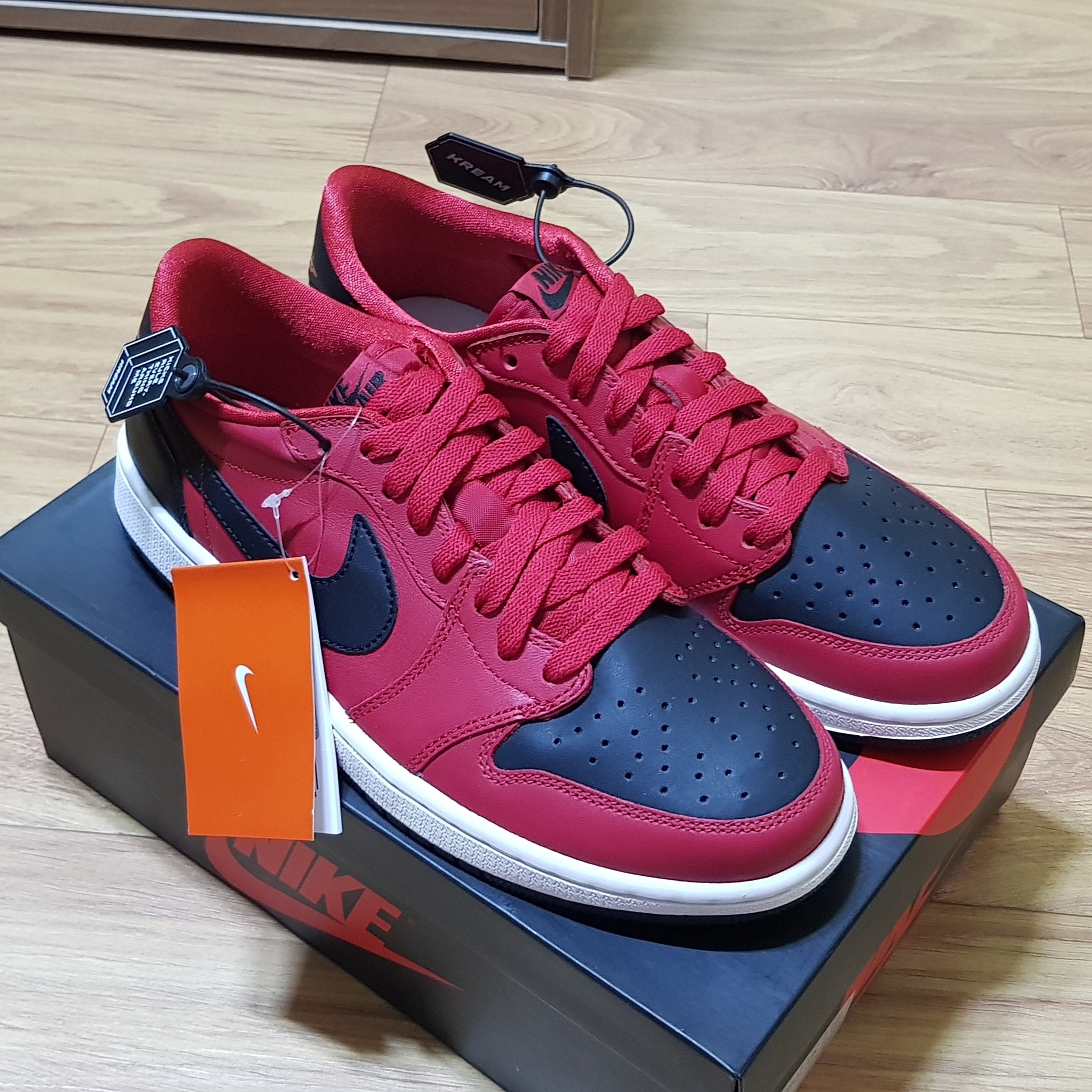 Jordan 1 Retro Low Gym Red Black 착용 스타일 - 1