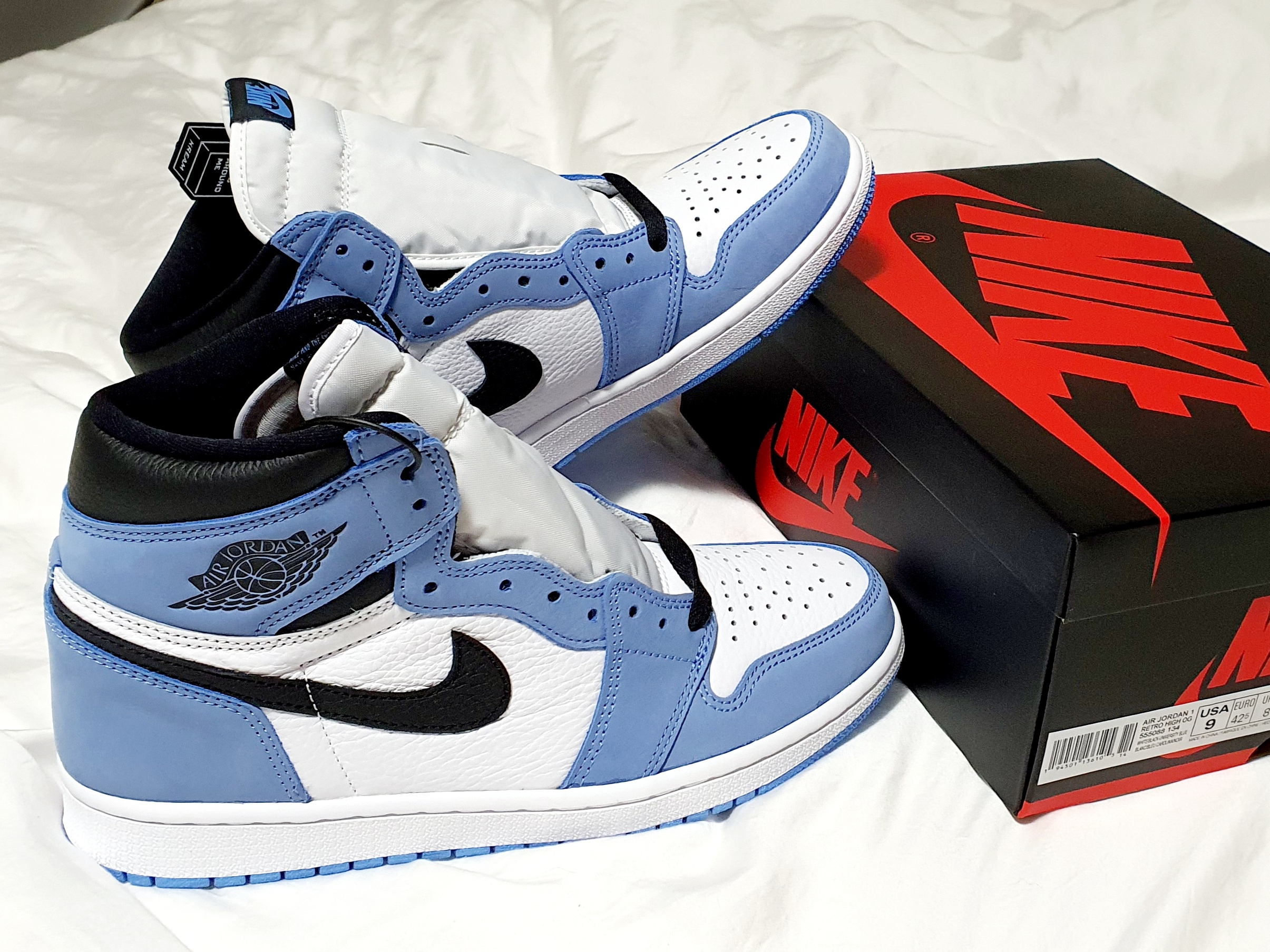 Jordan 1 Retro High OG University Blue 착용 스타일 - 2
