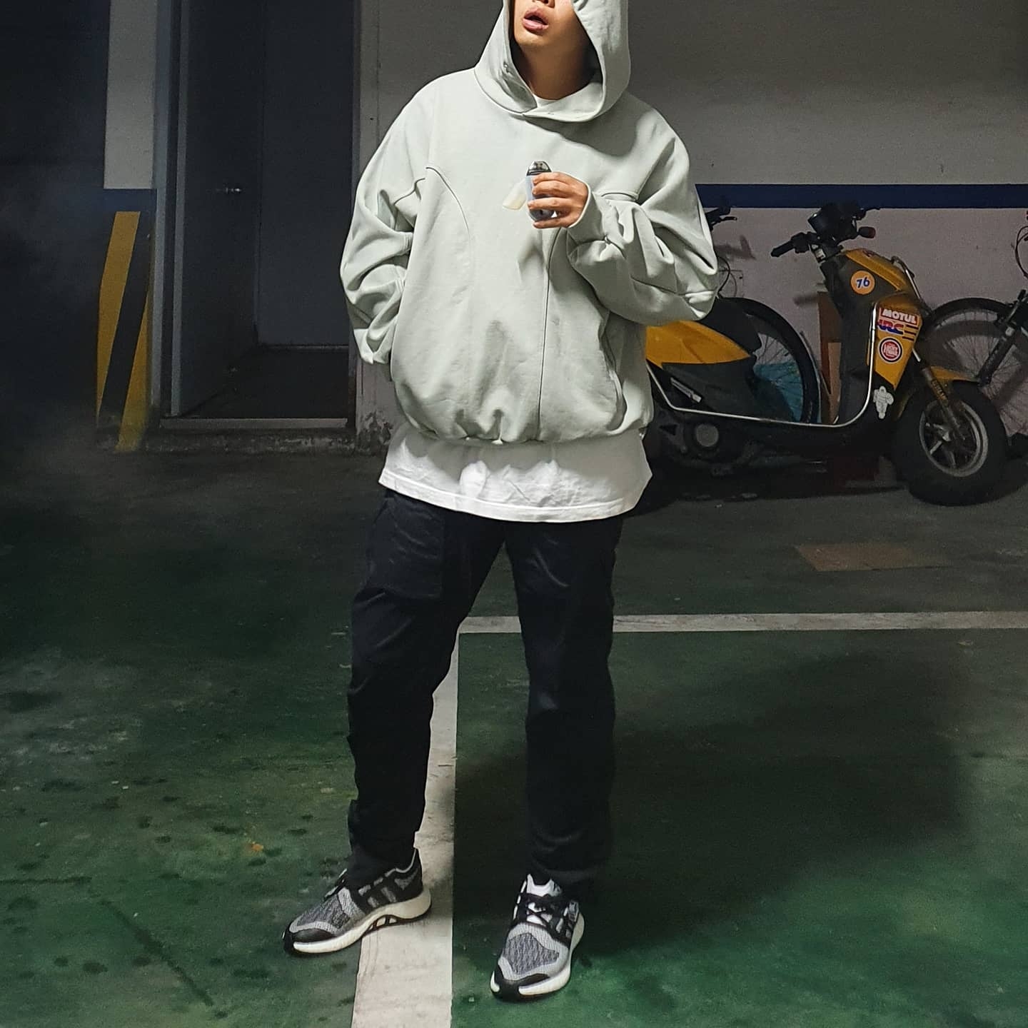 Adidas Yeezy Boost 380 Mist - Non-Reflective, Y-3 Pureboost White Black 착용 스타일 - 5
