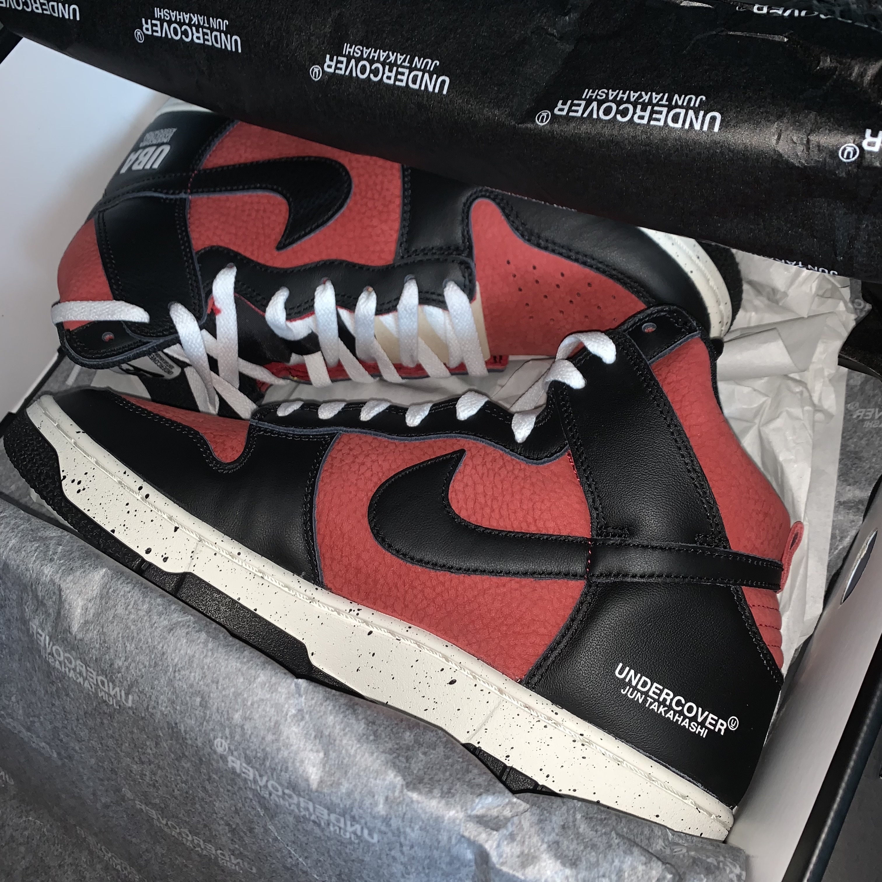 Nike x Undercover Dunk High 1985 Gym Red 착용 스타일
