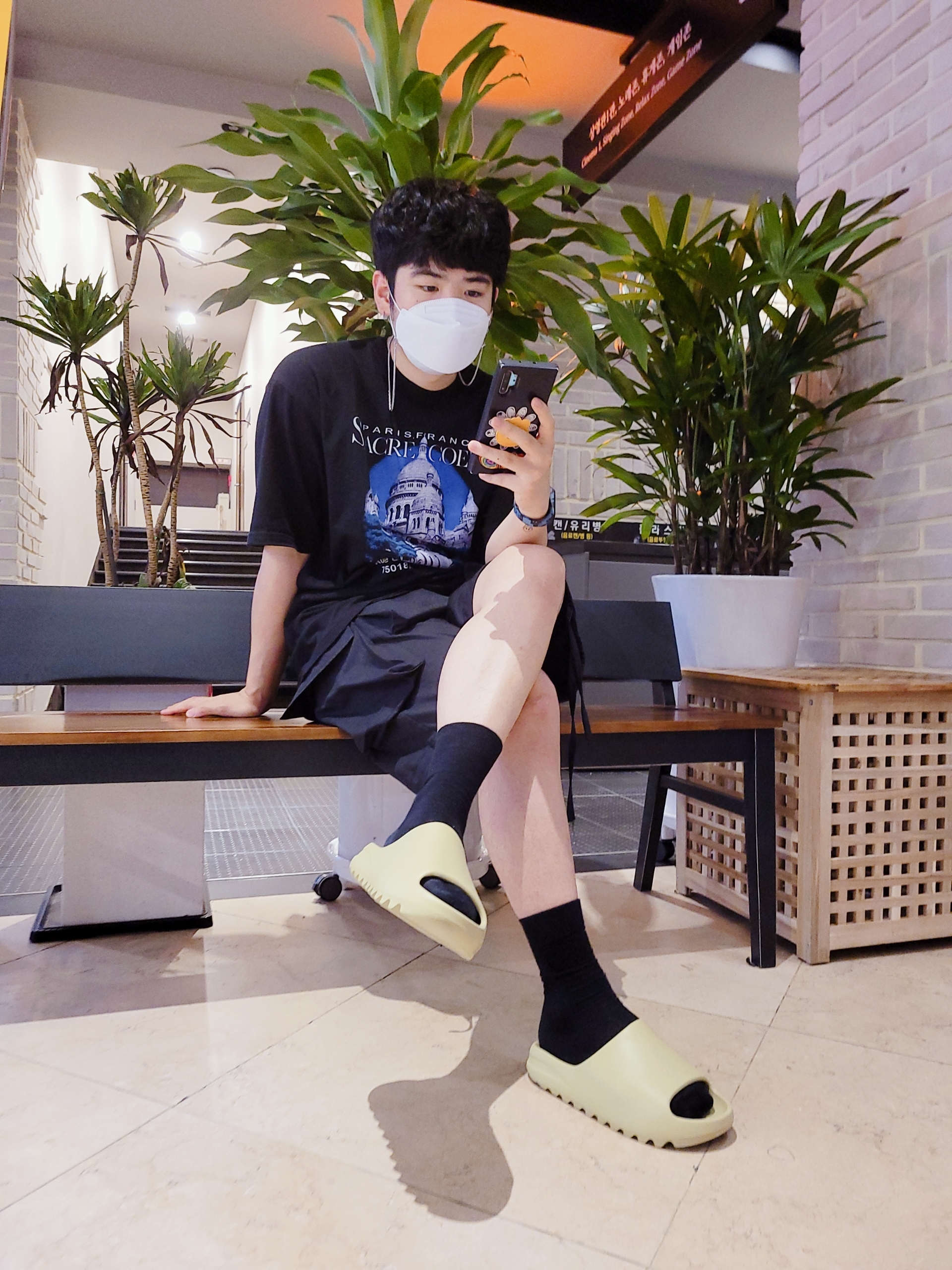 Adidas Yeezy Slide Resin 2021 착용 스타일