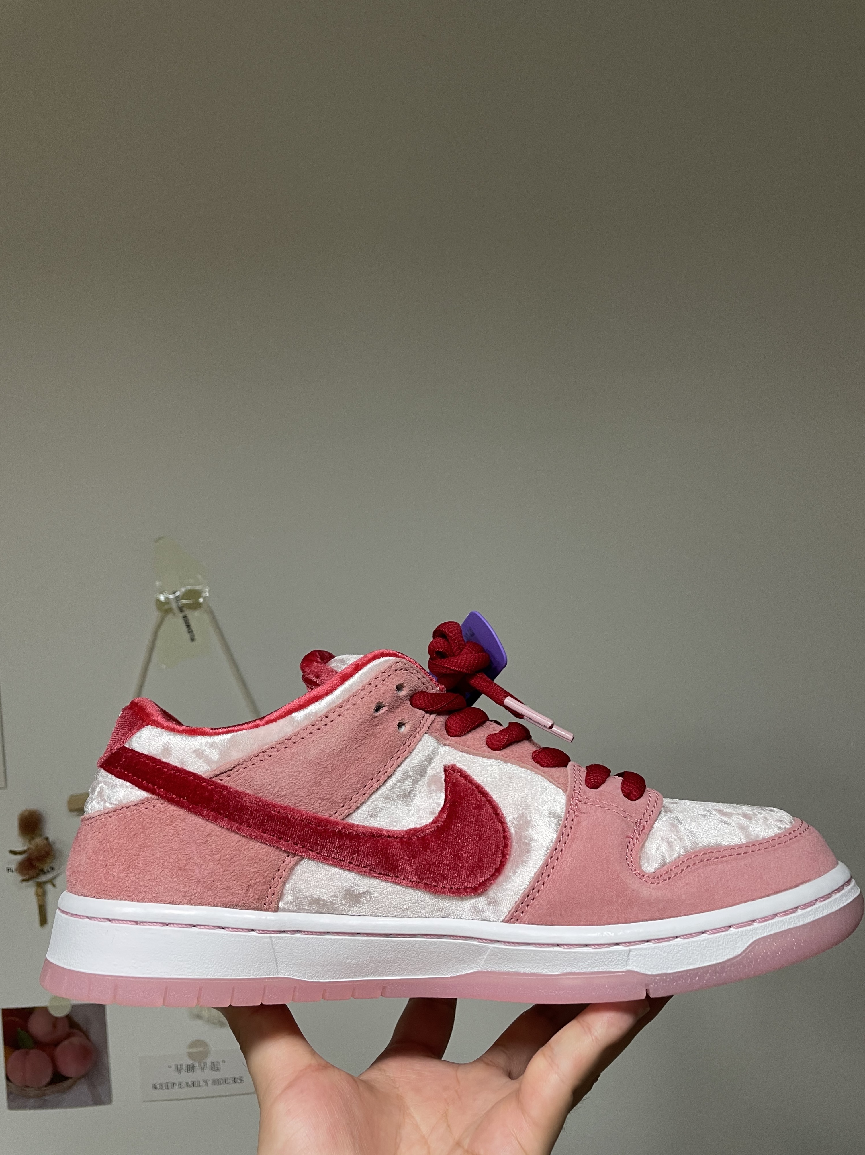 Nike x StrangeLove SB Dunk Low Pink (Regular Box) 착용 스타일 - 3